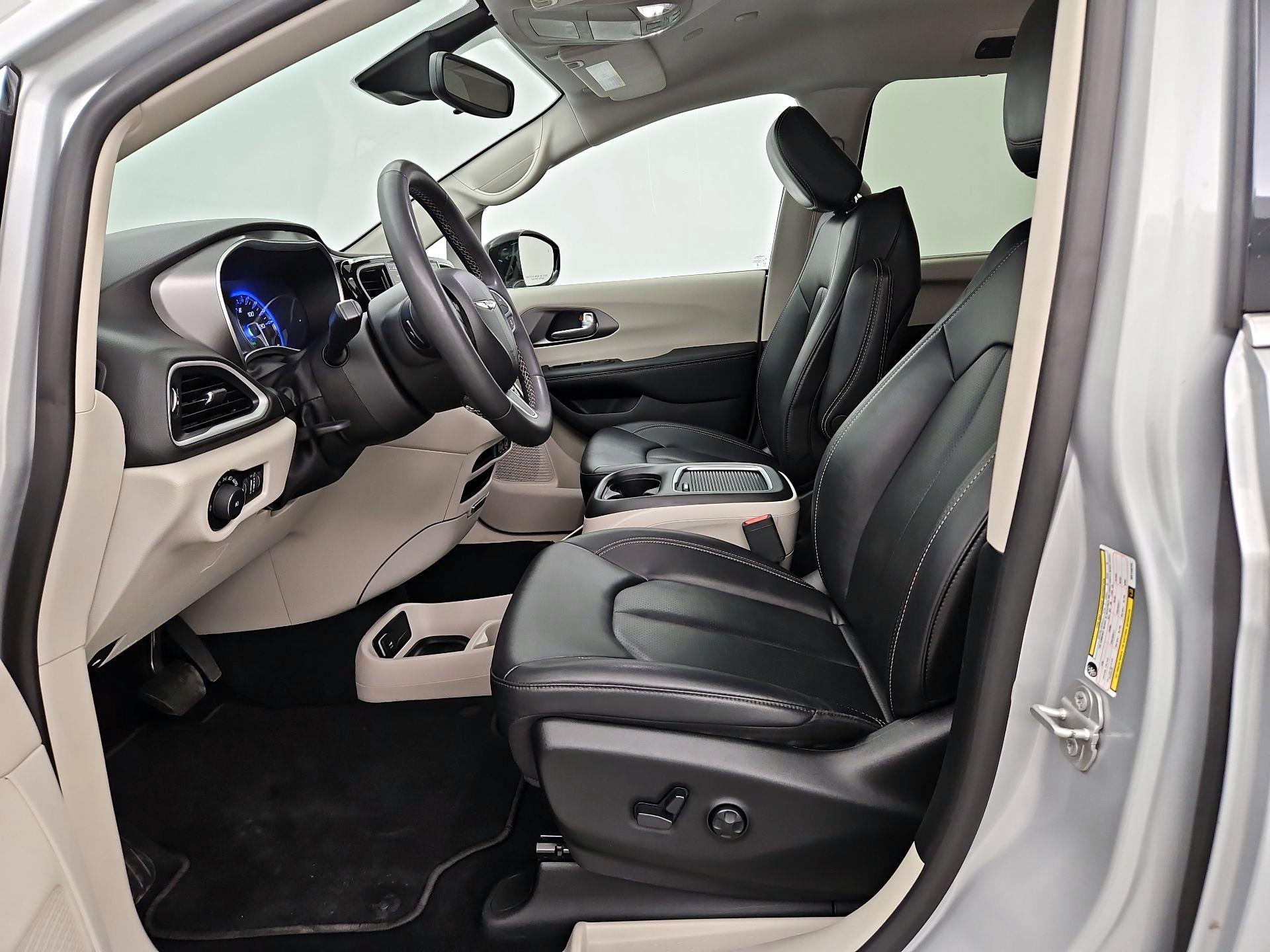 Thumbnail: 2024 Chrysler Pacifica - 11