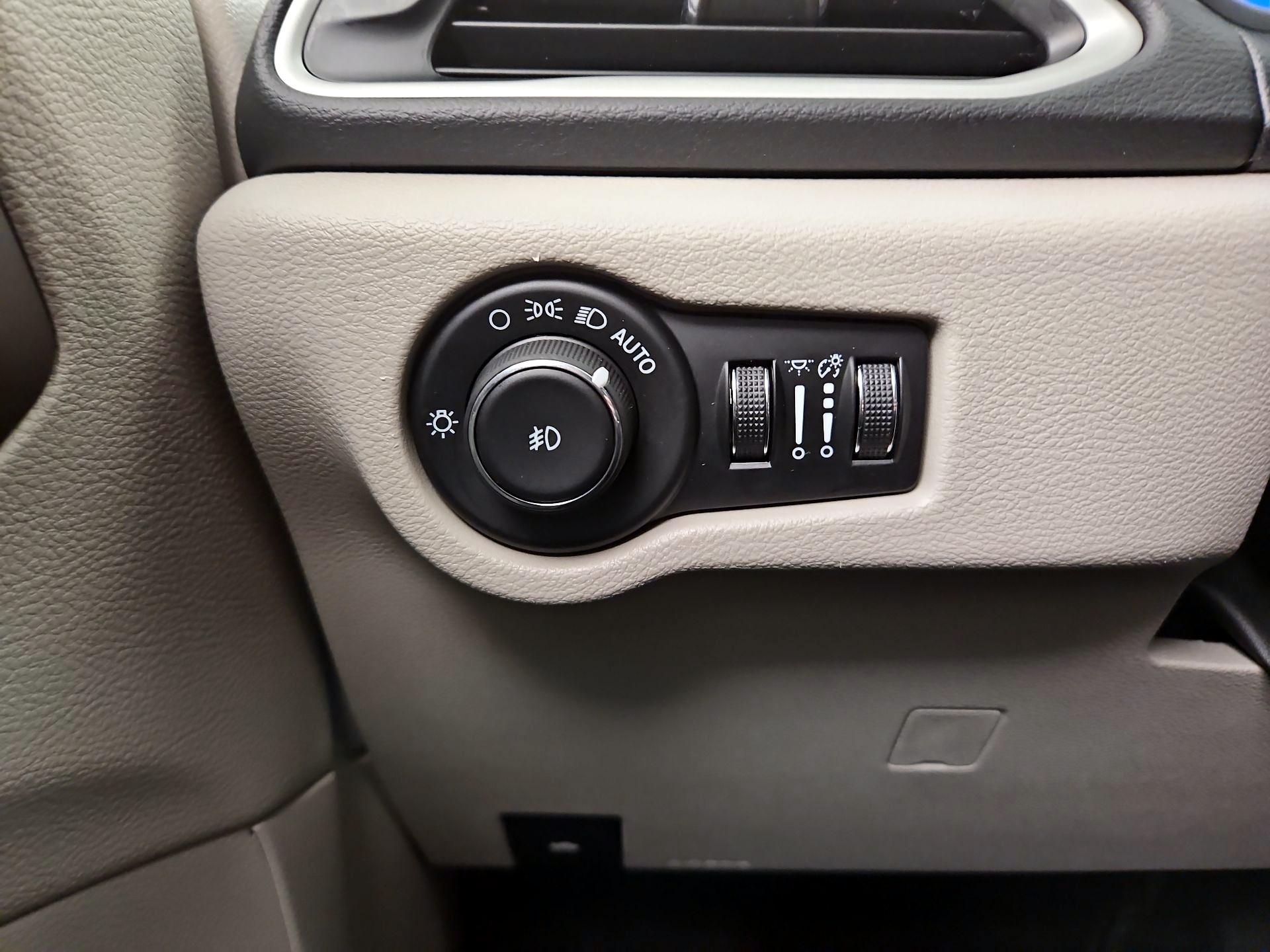 Thumbnail: 2024 Chrysler Pacifica - 13