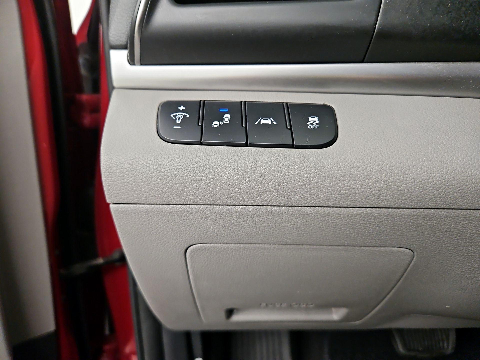 Thumbnail: 2019 Hyundai Elantra - 13