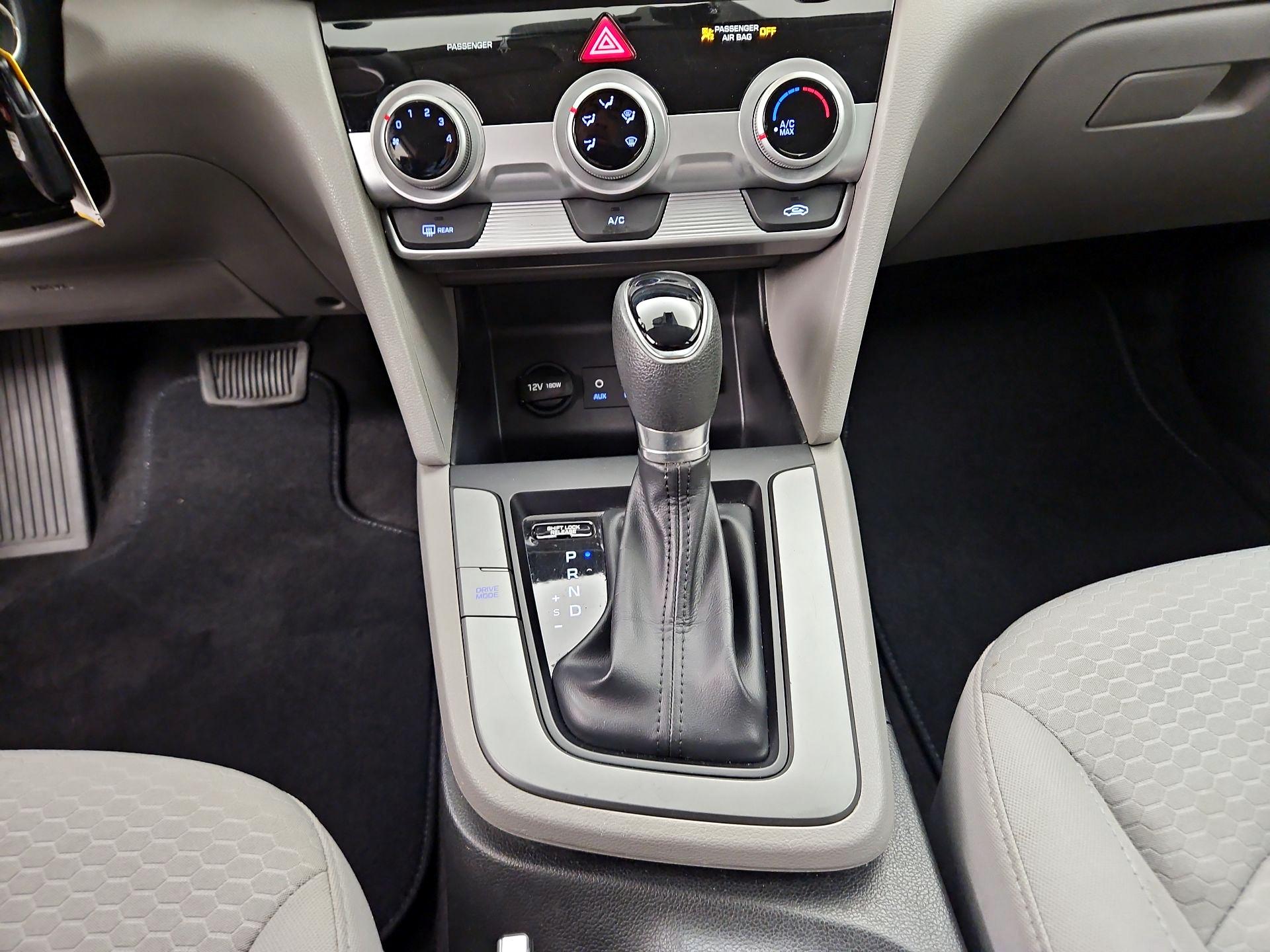 Thumbnail: 2019 Hyundai Elantra - 17