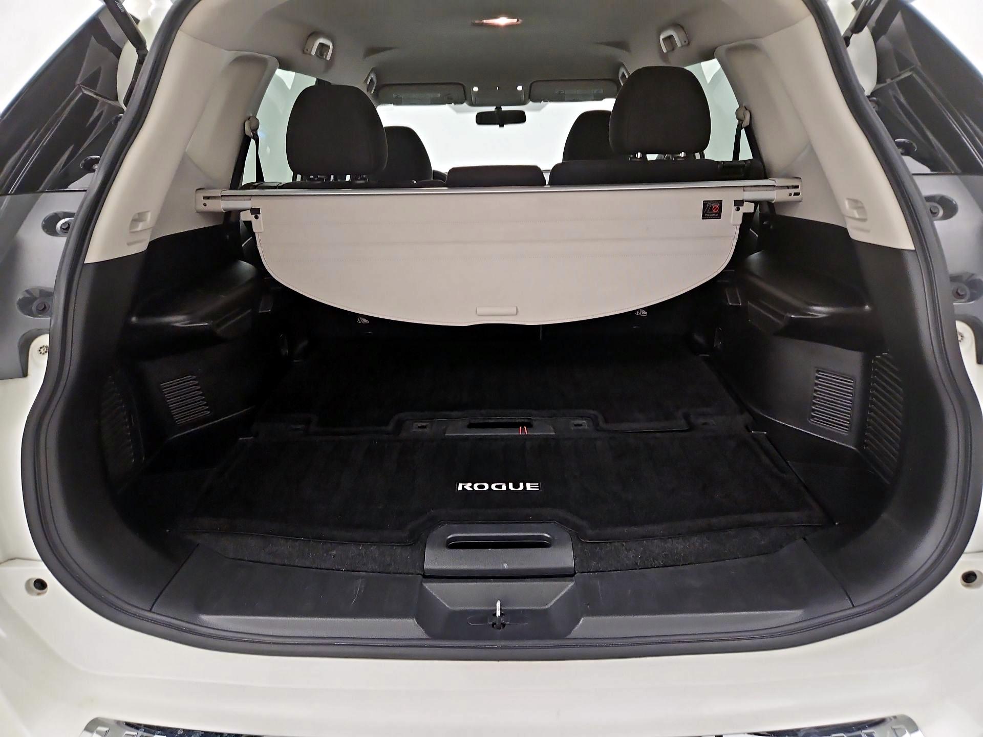 Thumbnail: 2015 Nissan Rogue - 20