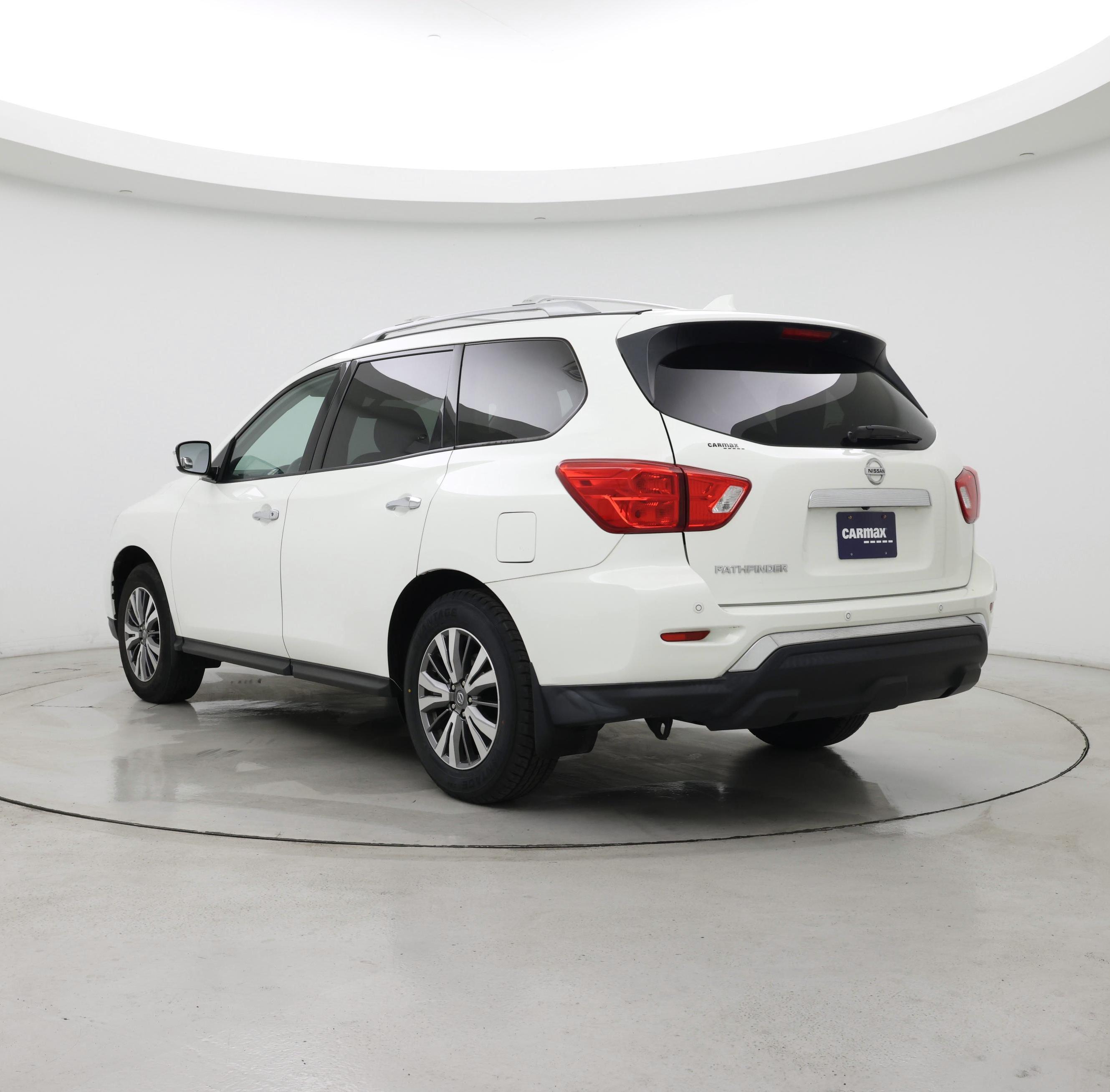 Thumbnail: 2019 Nissan Pathfinder - 2