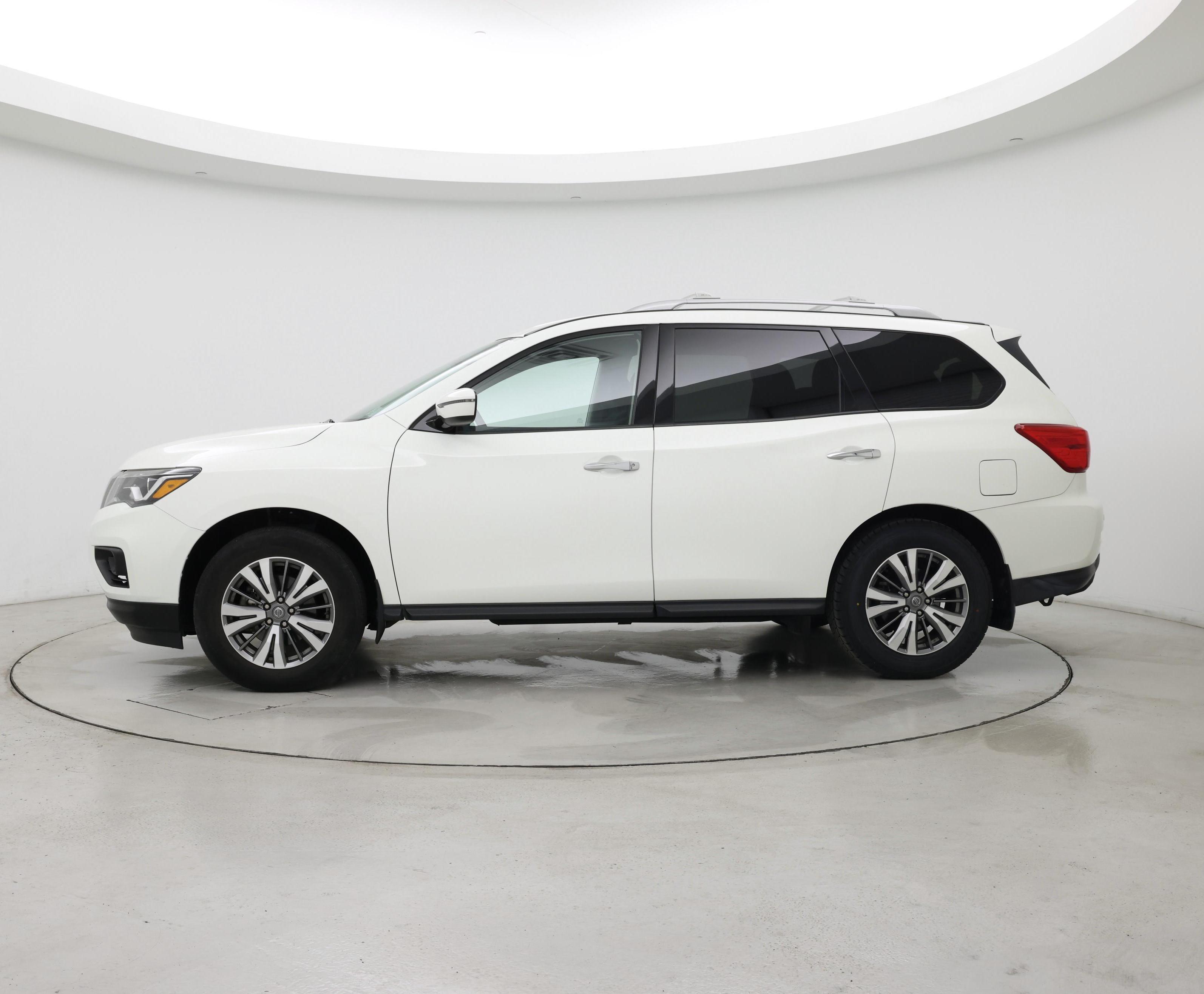 Thumbnail: 2019 Nissan Pathfinder - 3