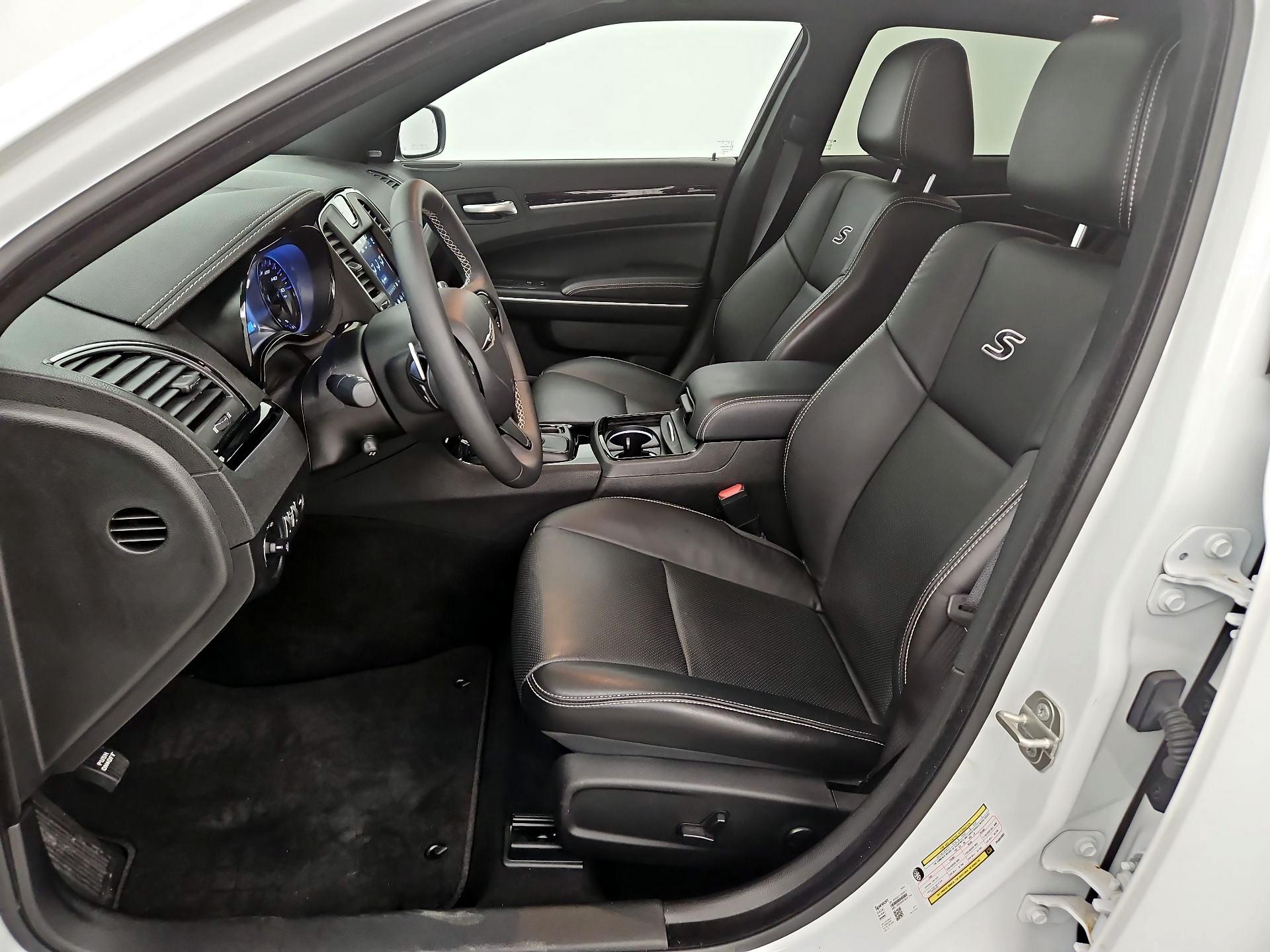 Thumbnail: 2023 Chrysler 300 - 11