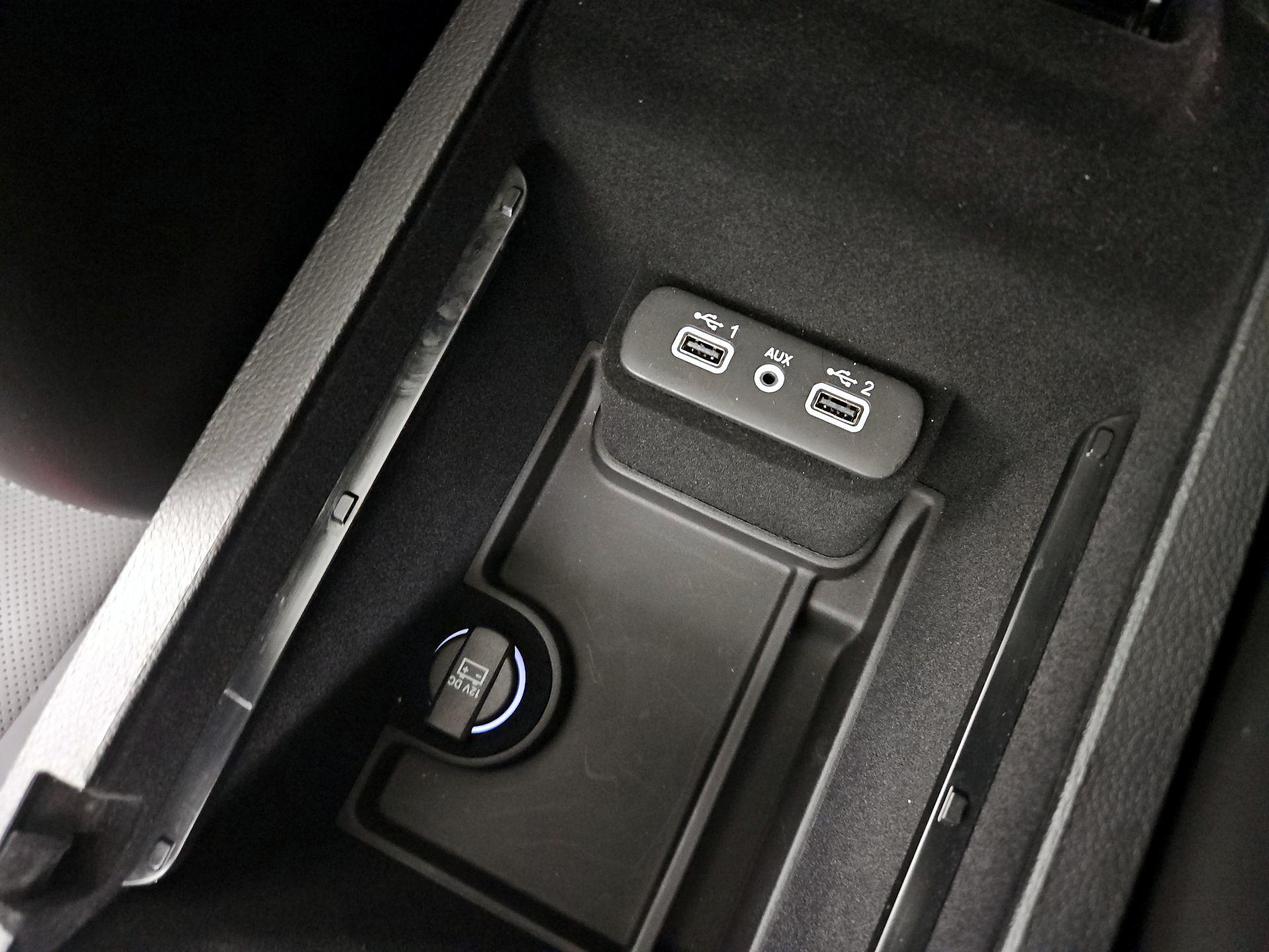 Thumbnail: 2023 Chrysler 300 - 19