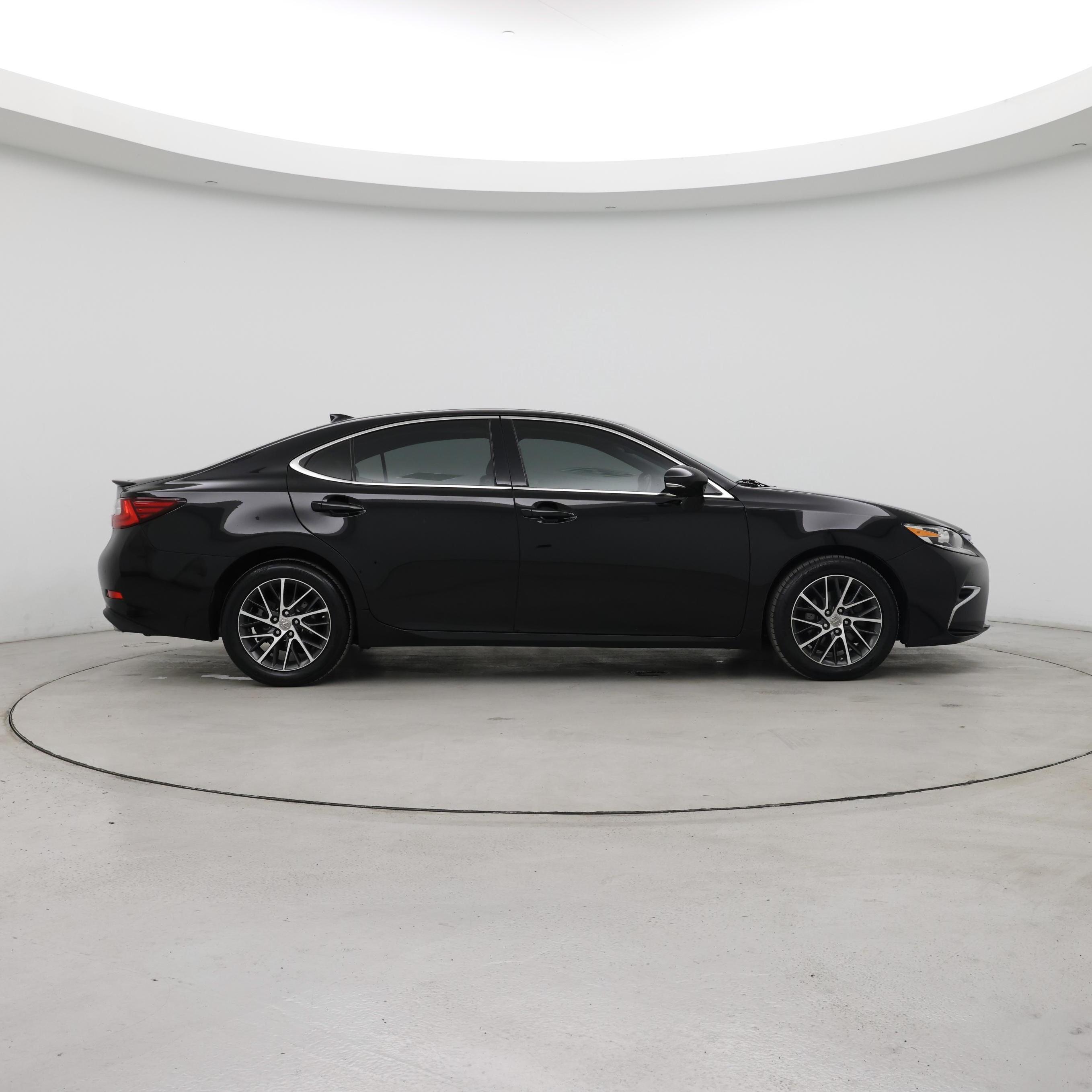 Thumbnail: 2018 Lexus ES - 7