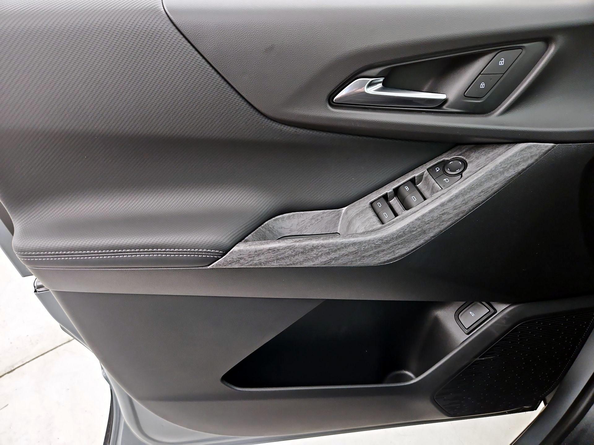 Thumbnail: 2026 Chevrolet Equinox - 12