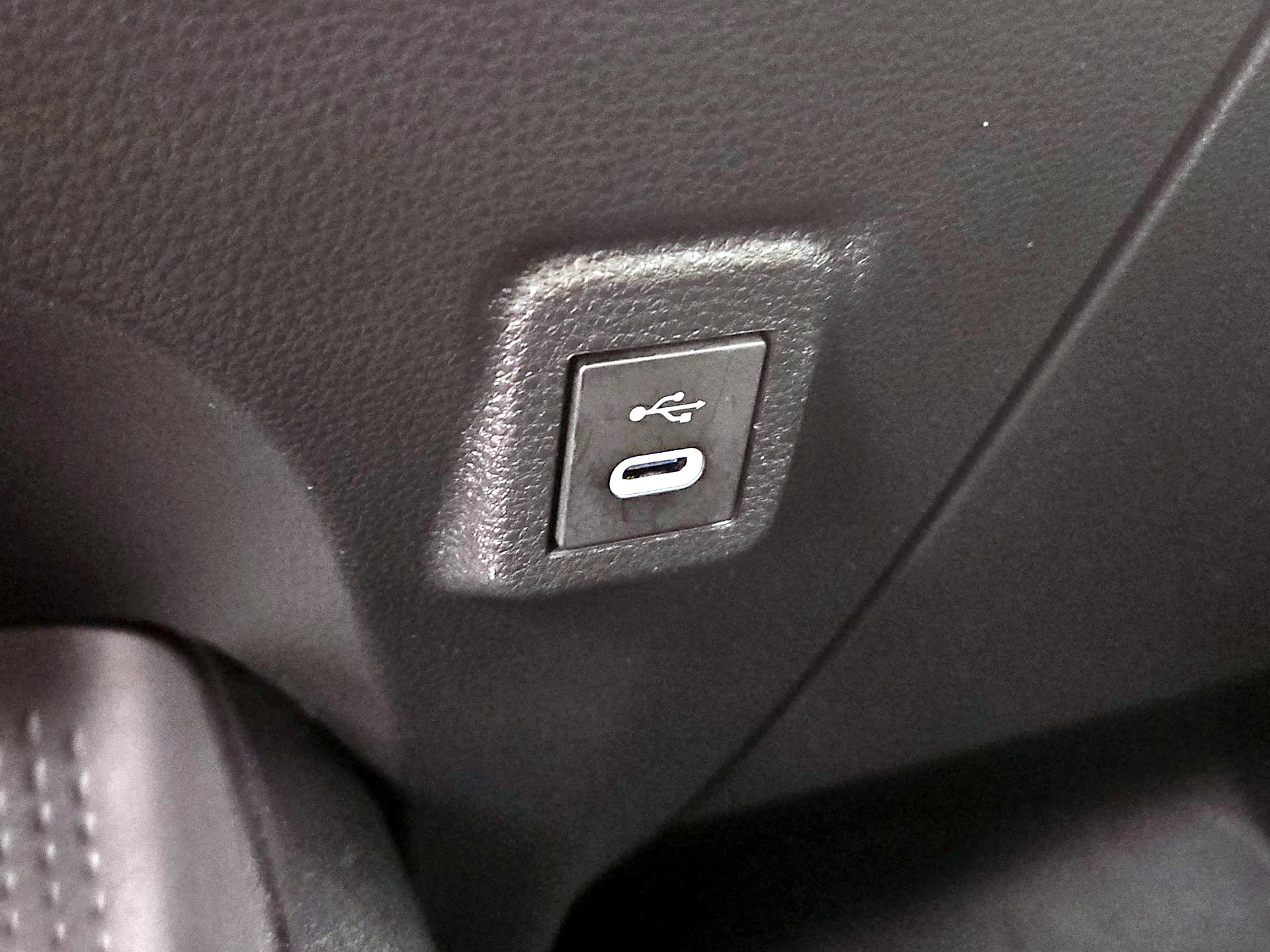 Thumbnail: 2025 Toyota Corolla - 18