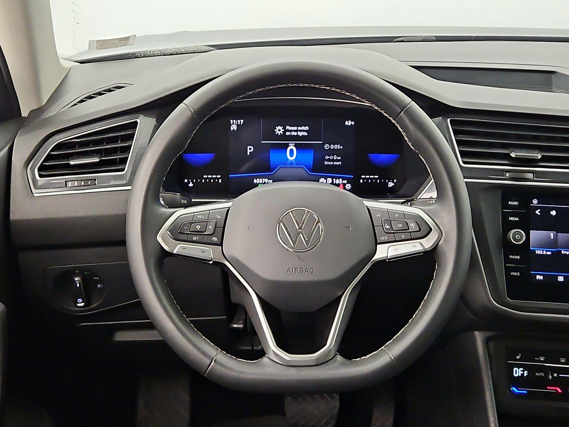 Thumbnail: 2023 Volkswagen Tiguan - 10