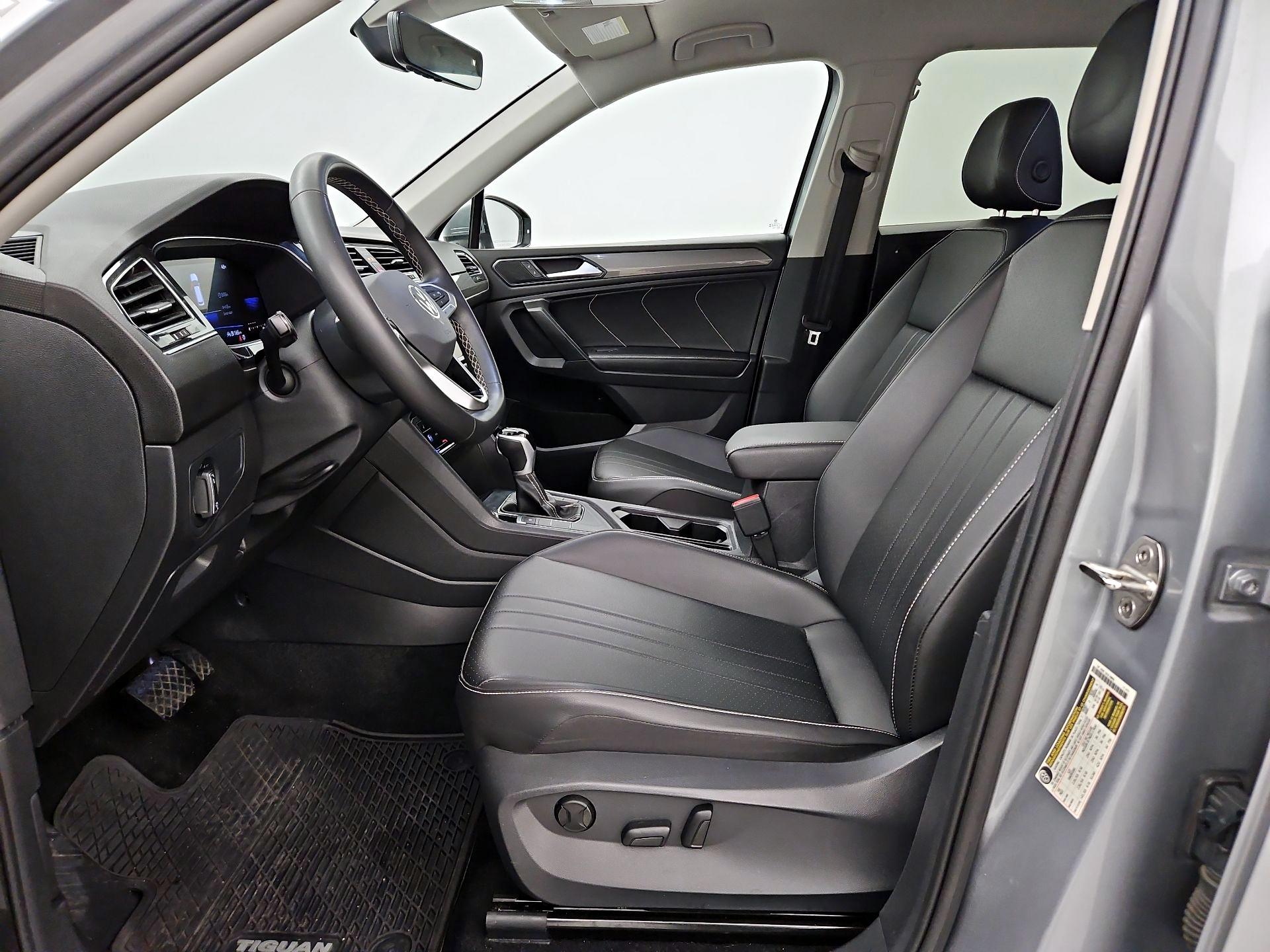 Thumbnail: 2023 Volkswagen Tiguan - 11