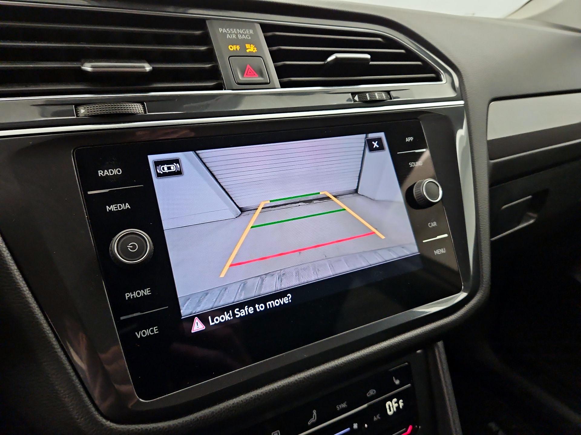 Thumbnail: 2023 Volkswagen Tiguan - 14