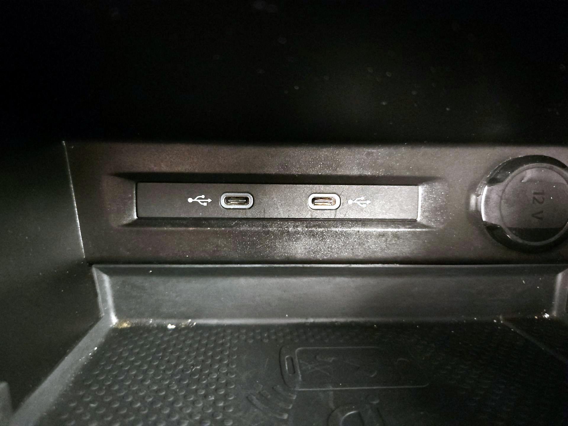 Thumbnail: 2023 Volkswagen Tiguan - 18