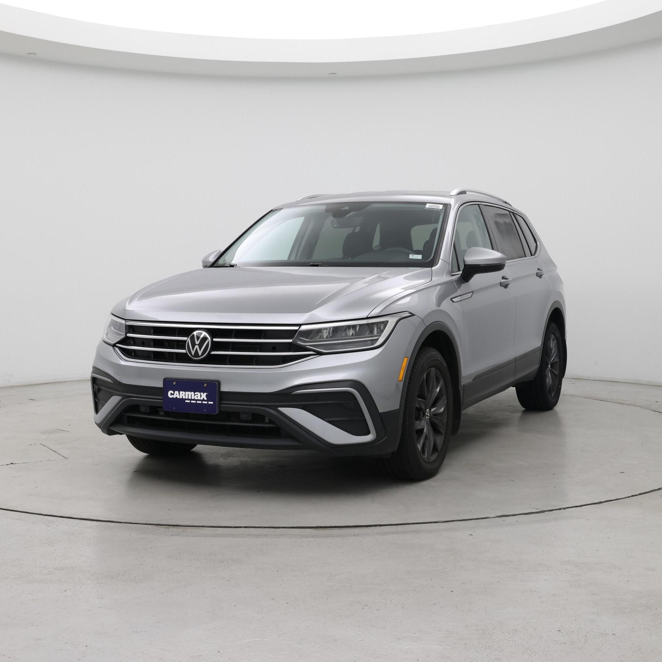 Thumbnail: 2023 Volkswagen Tiguan - 4