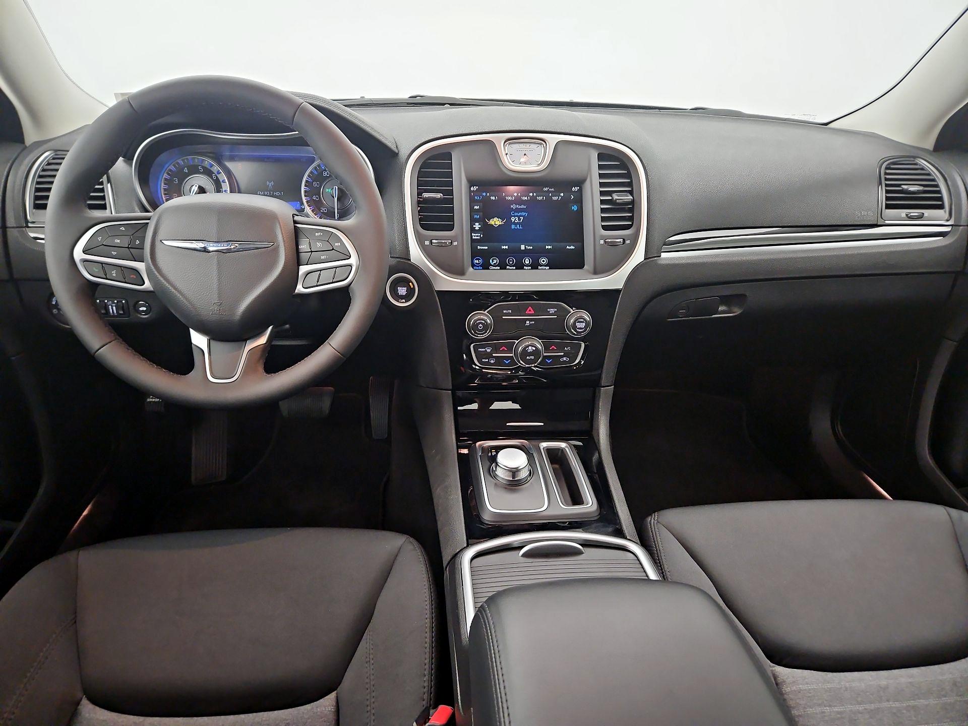 Thumbnail: 2023 Chrysler 300 - 9