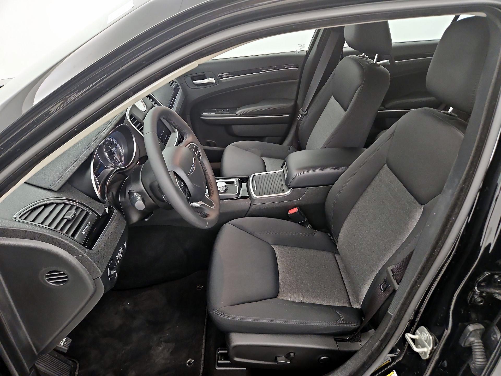 Thumbnail: 2023 Chrysler 300 - 11