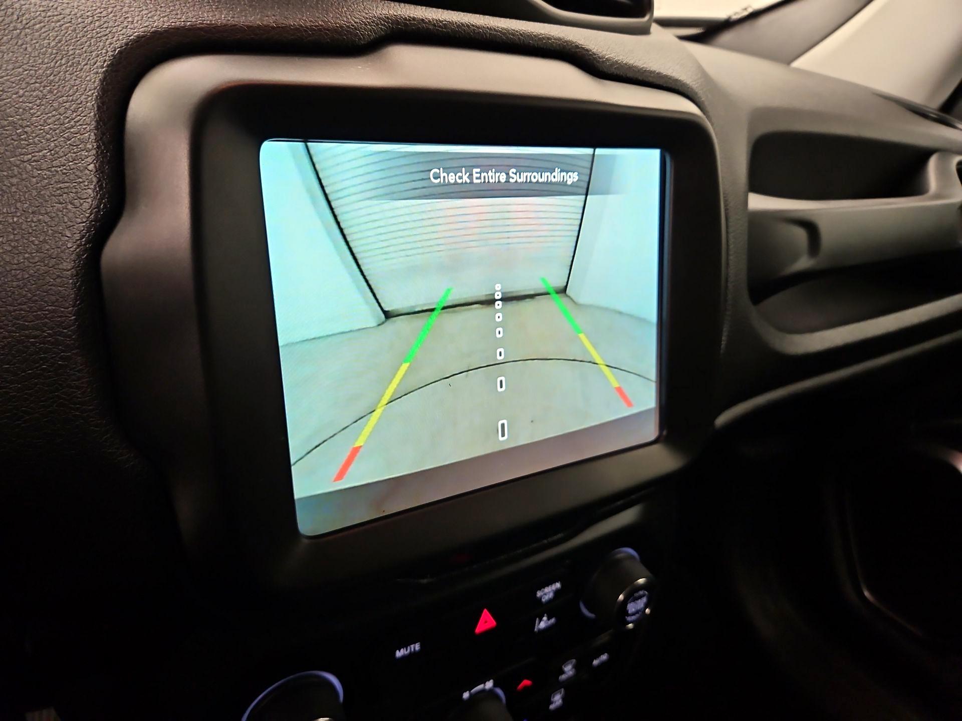 Thumbnail: 2021 Jeep Renegade - 14