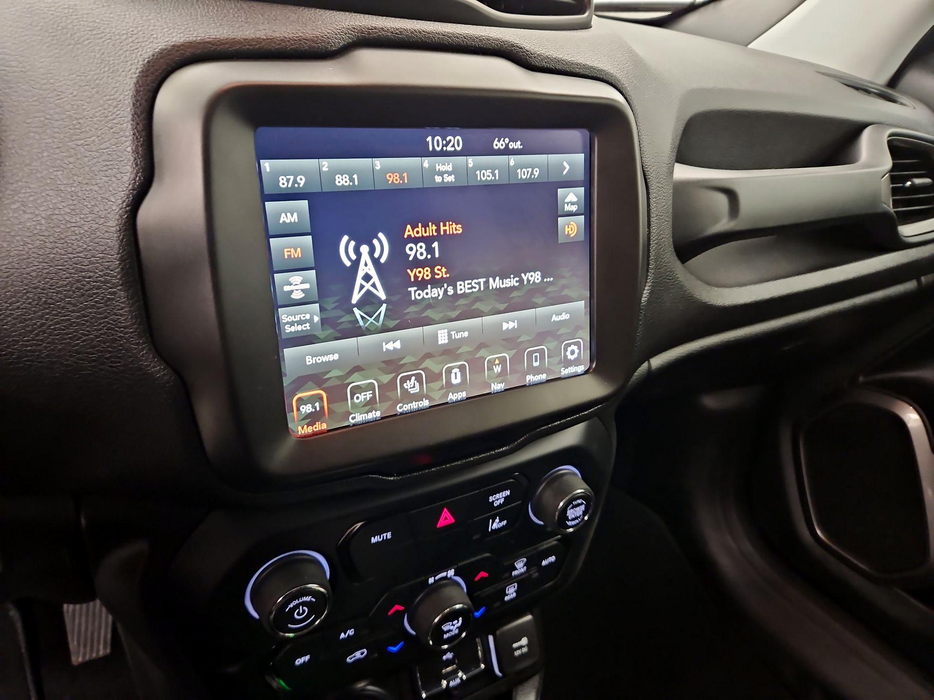 Thumbnail: 2021 Jeep Renegade - 15