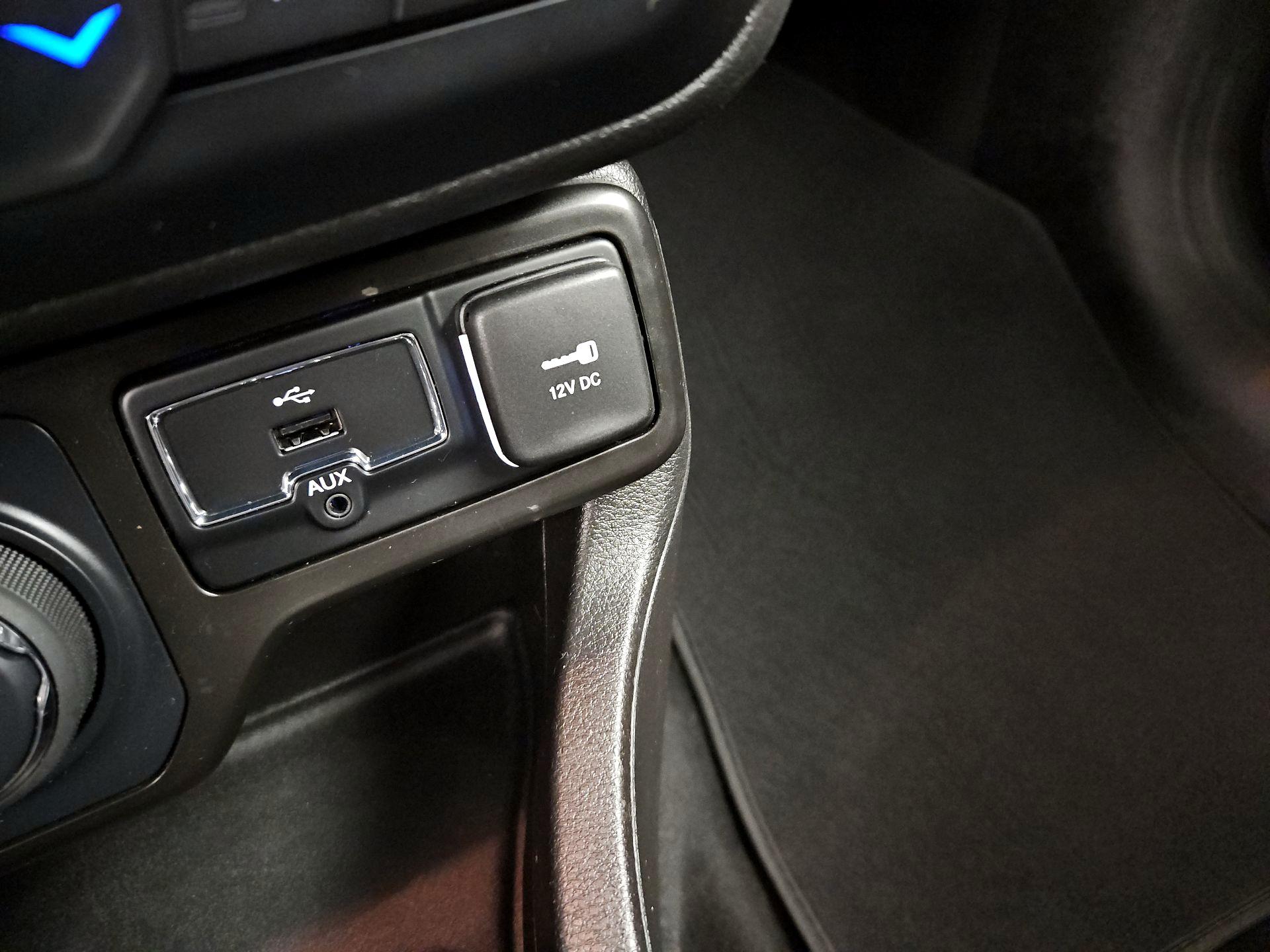 Thumbnail: 2021 Jeep Renegade - 18