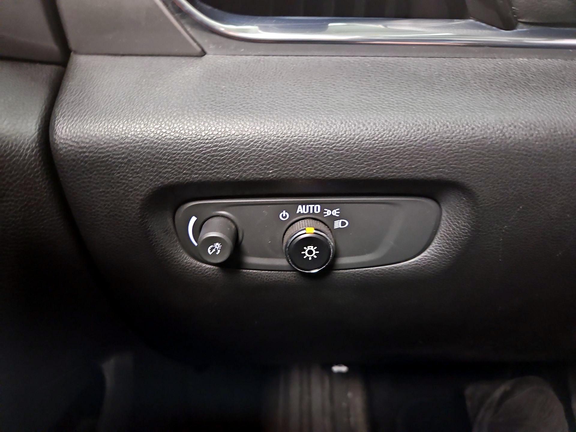 Thumbnail: 2018 Chevrolet Traverse - 13