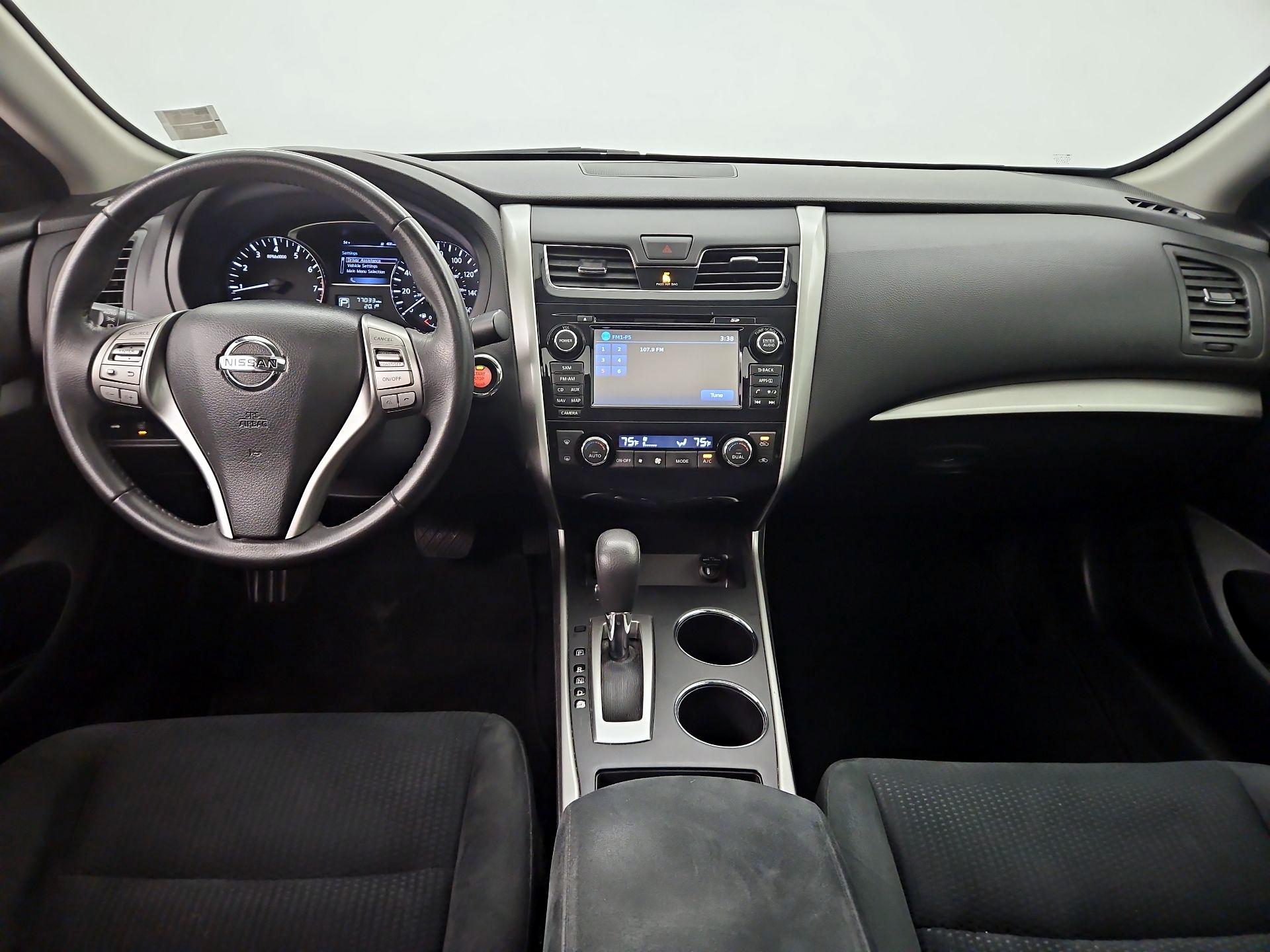 Thumbnail: 2015 Nissan Altima - 9