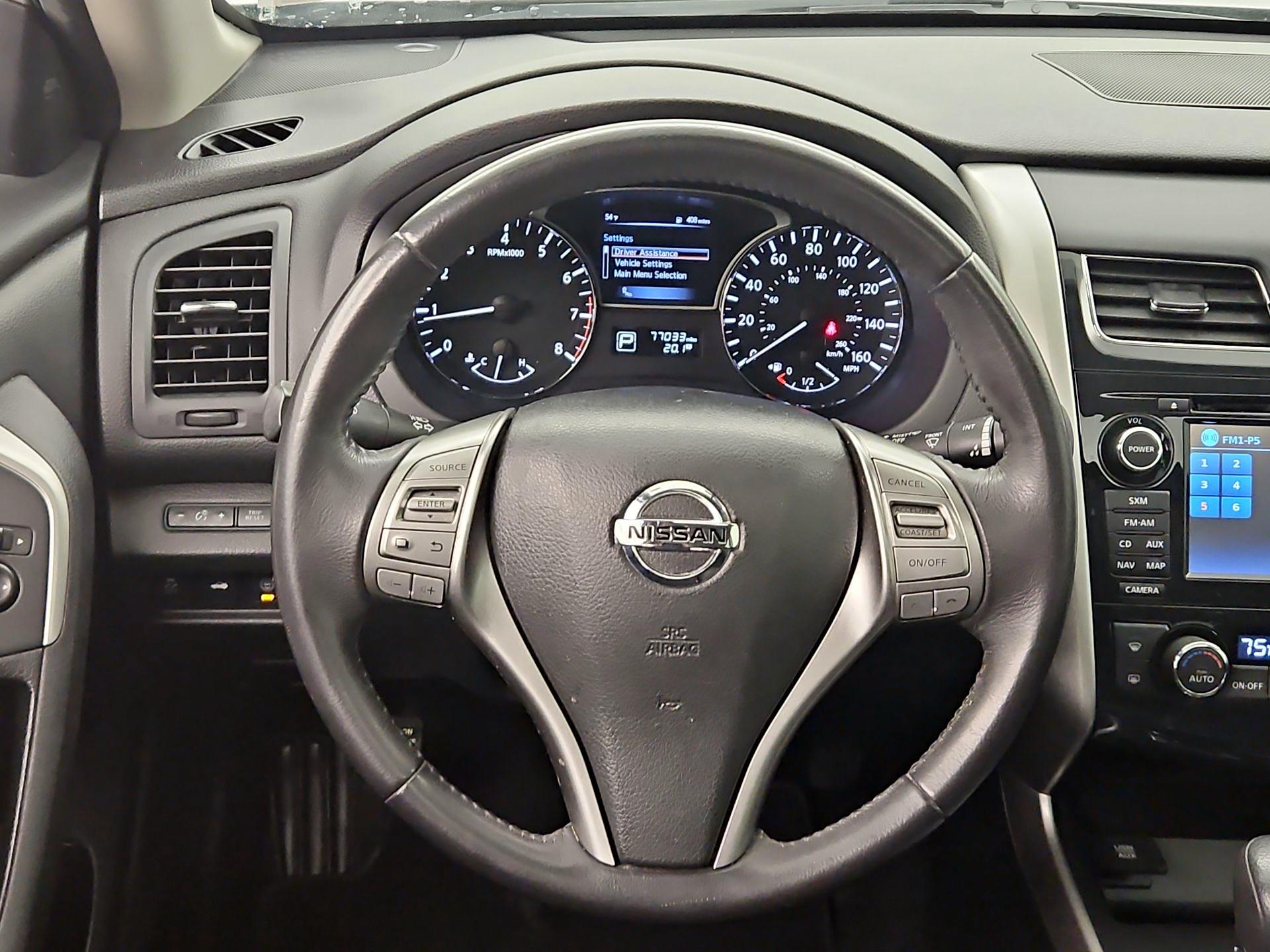 Thumbnail: 2015 Nissan Altima - 10