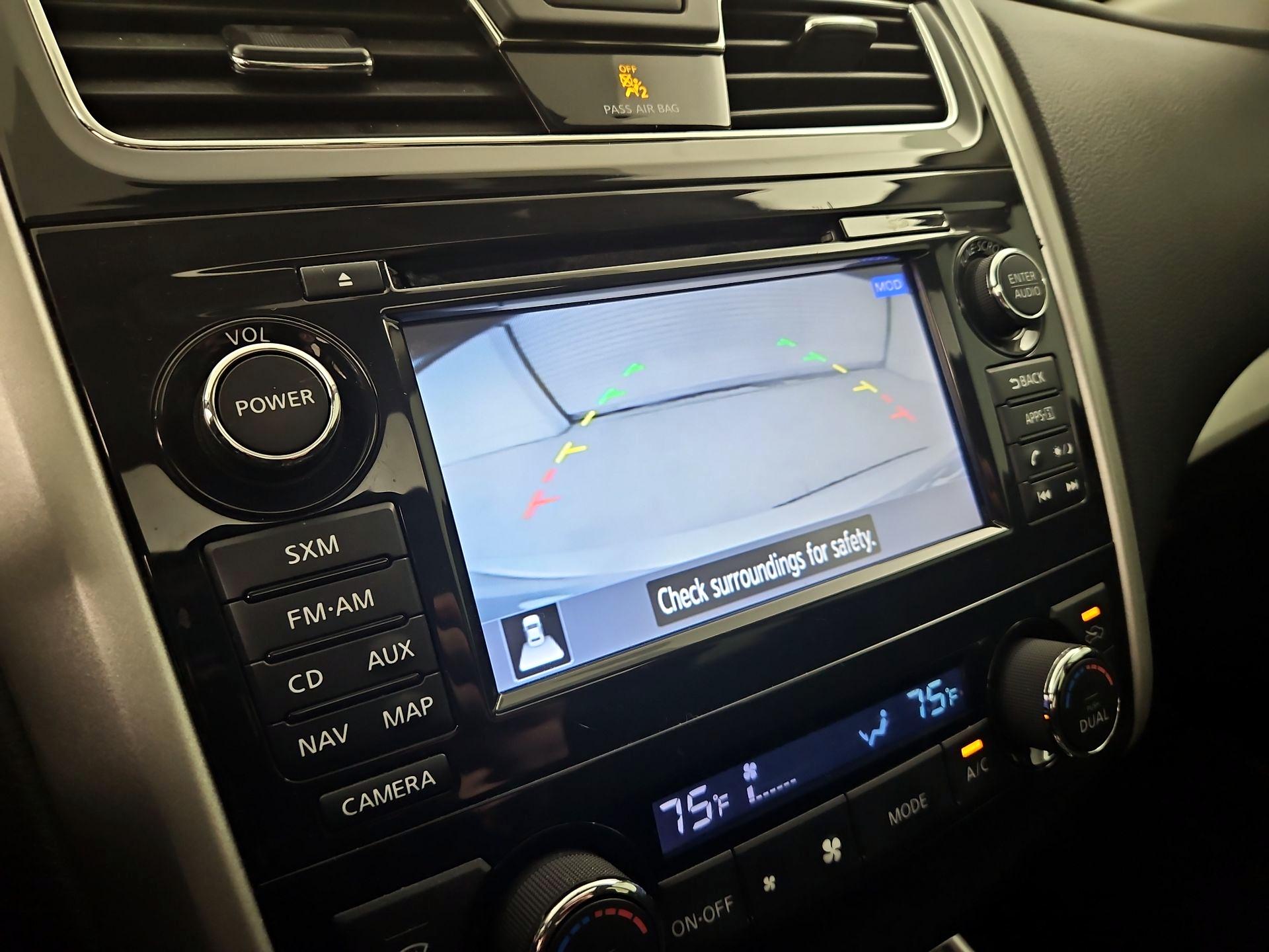 Thumbnail: 2015 Nissan Altima - 15