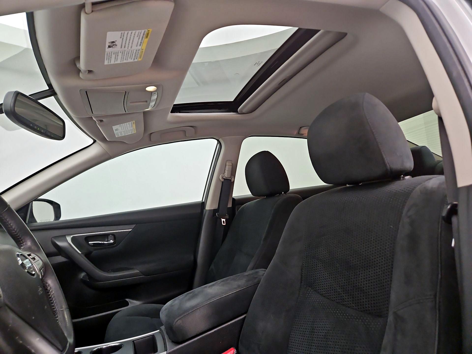 Thumbnail: 2015 Nissan Altima - 20