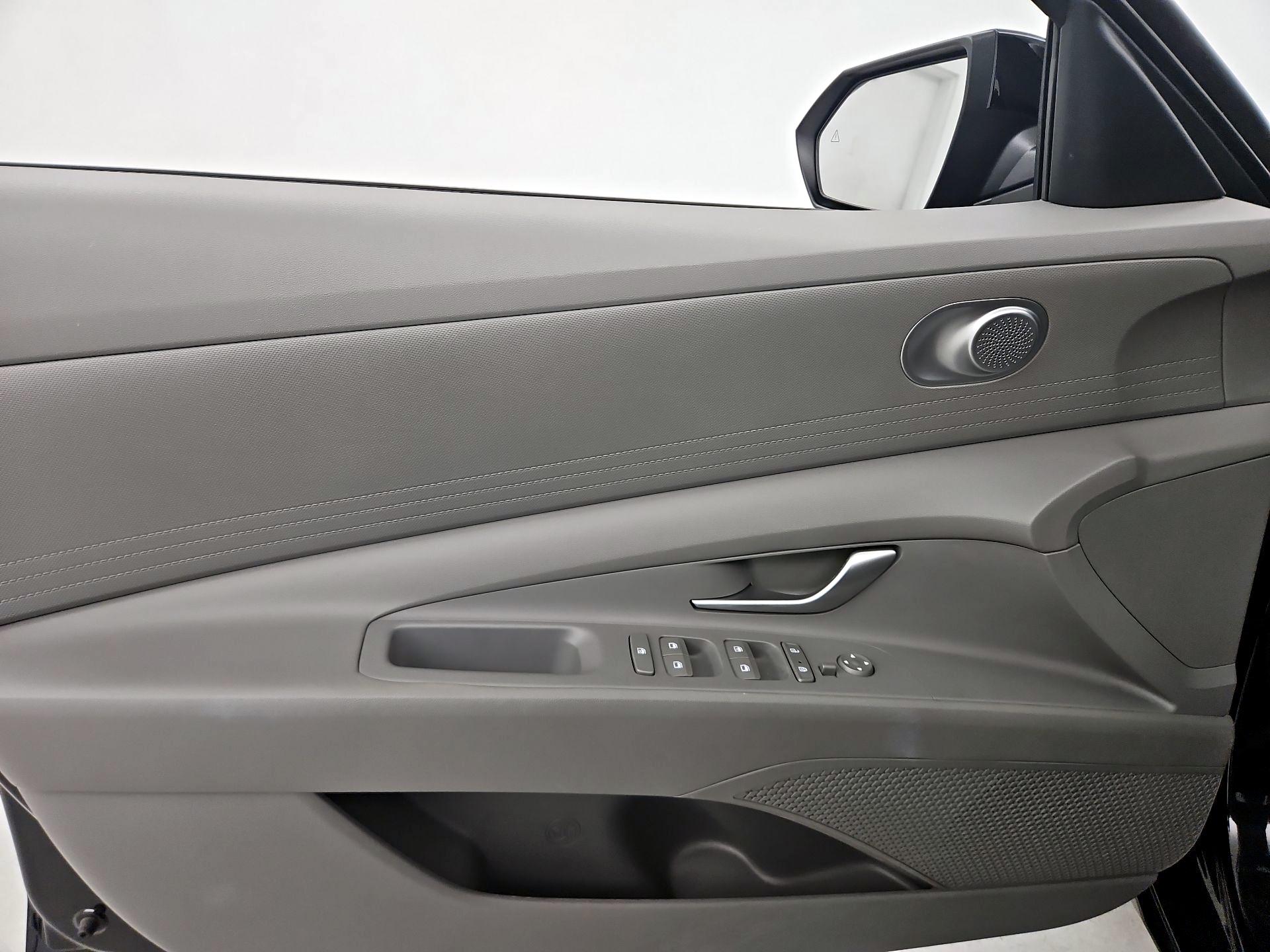 Thumbnail: 2023 Hyundai Elantra - 12