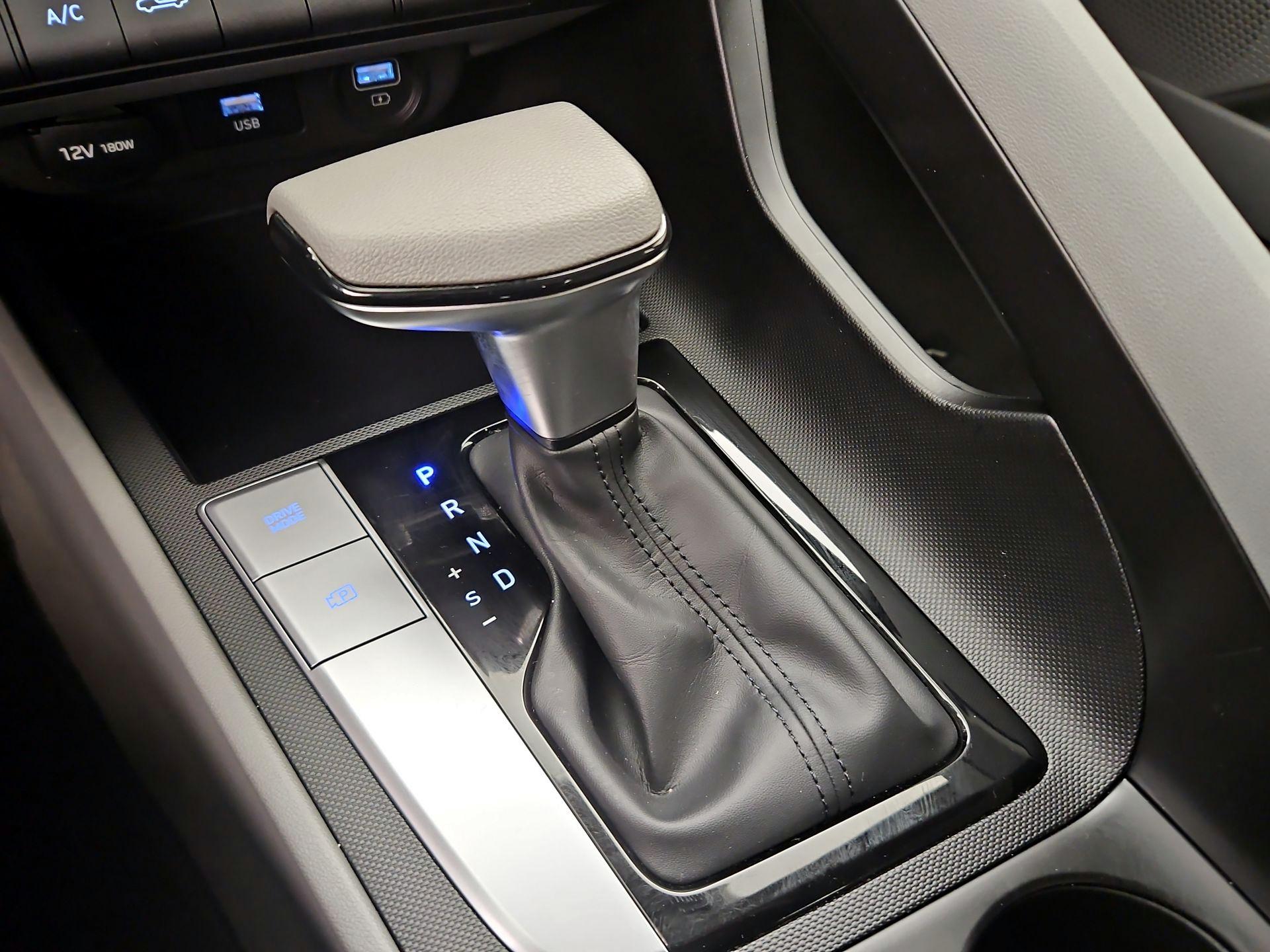 Thumbnail: 2023 Hyundai Elantra - 17