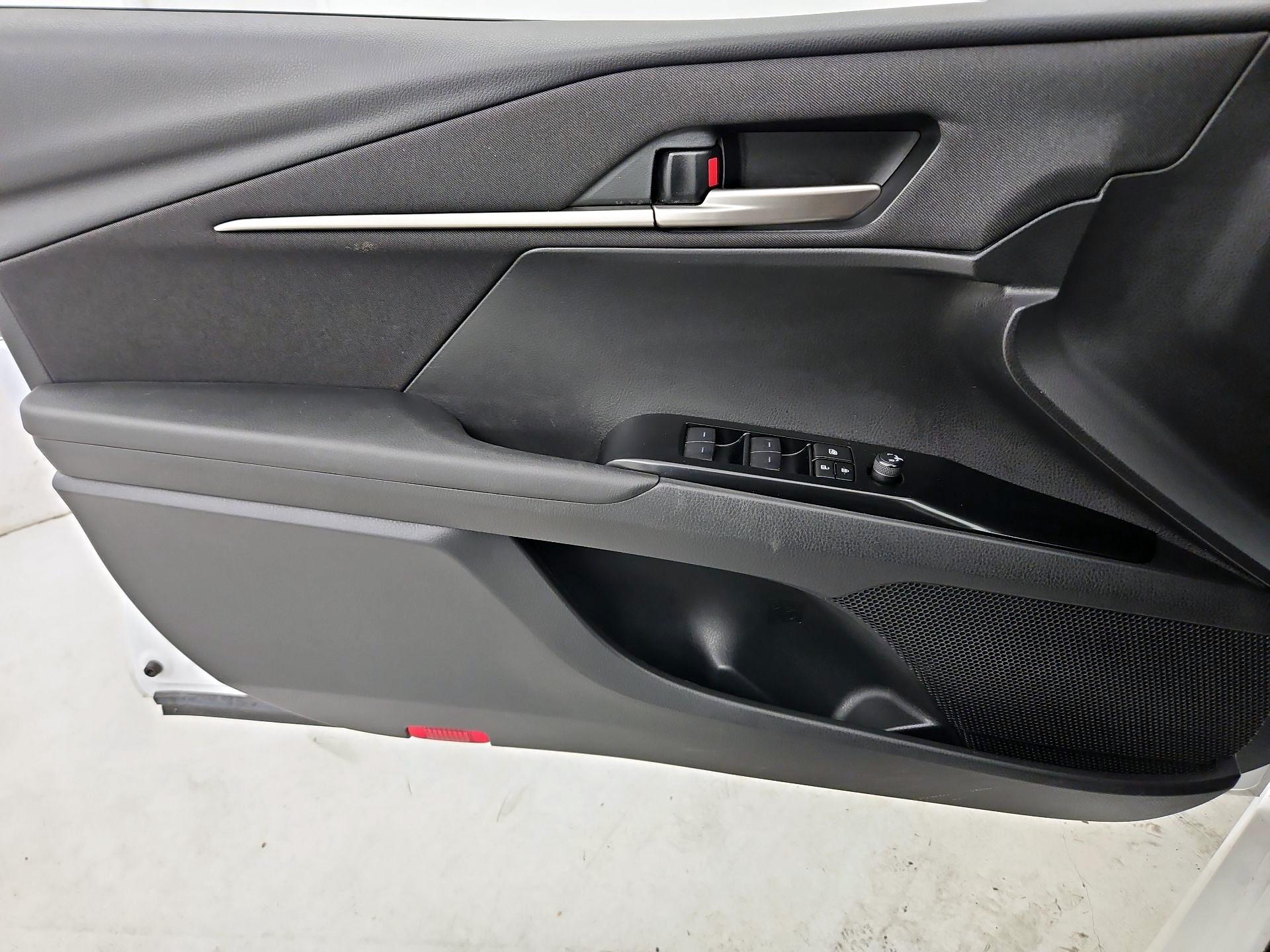 Thumbnail: 2025 Toyota Camry - 12