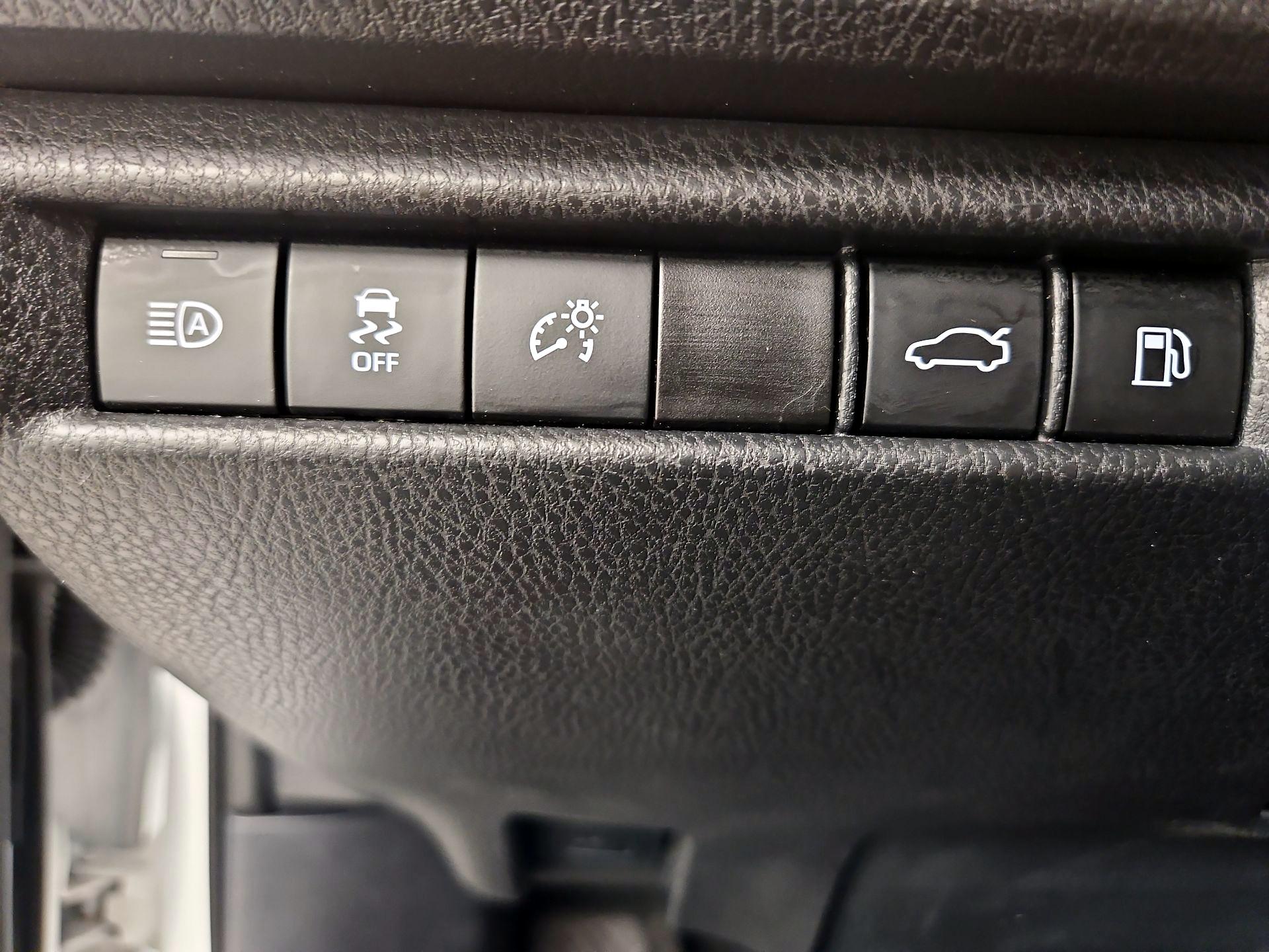 Thumbnail: 2025 Toyota Camry - 13