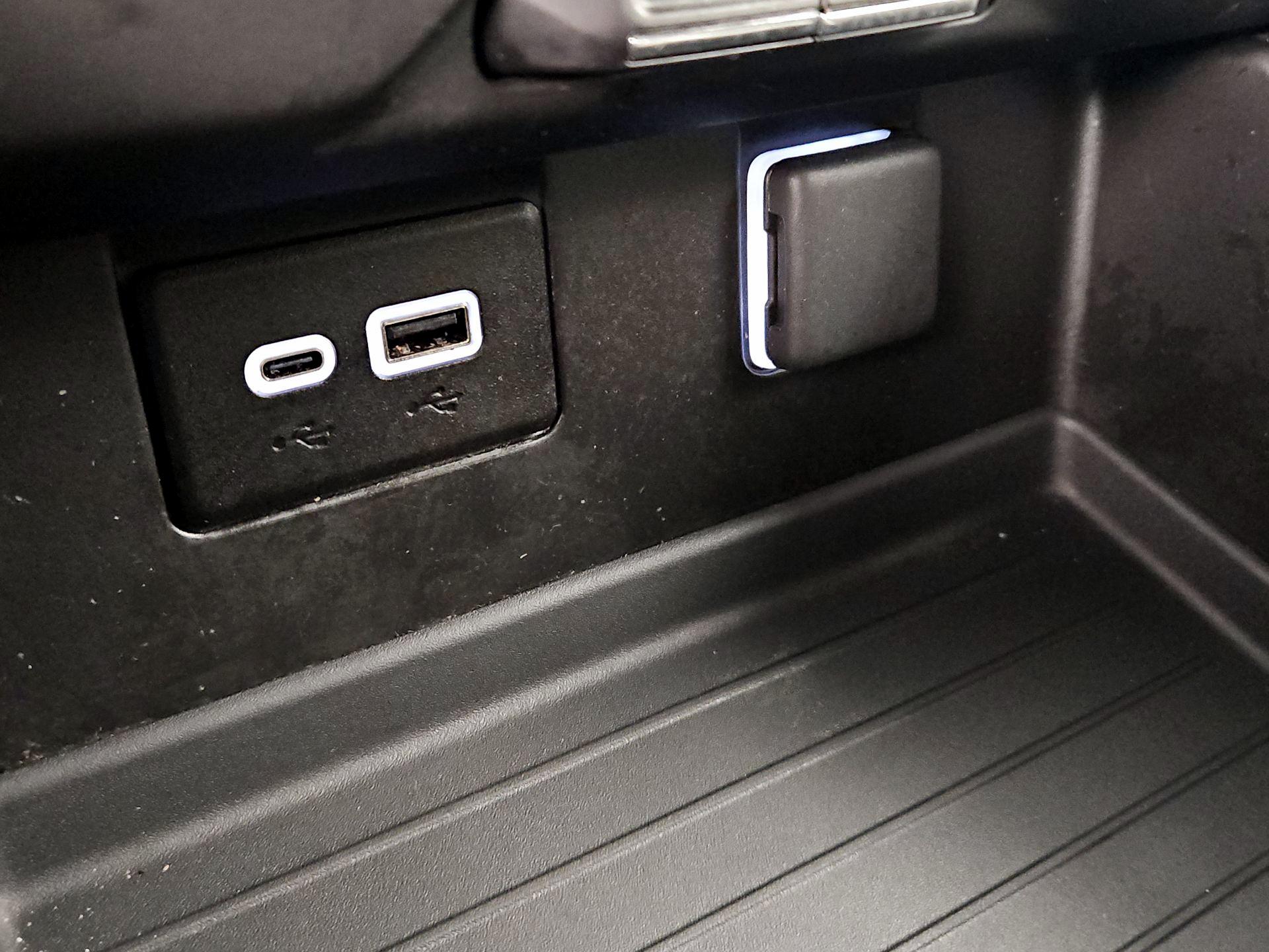 Thumbnail: 2024 Chevrolet Tahoe - 18