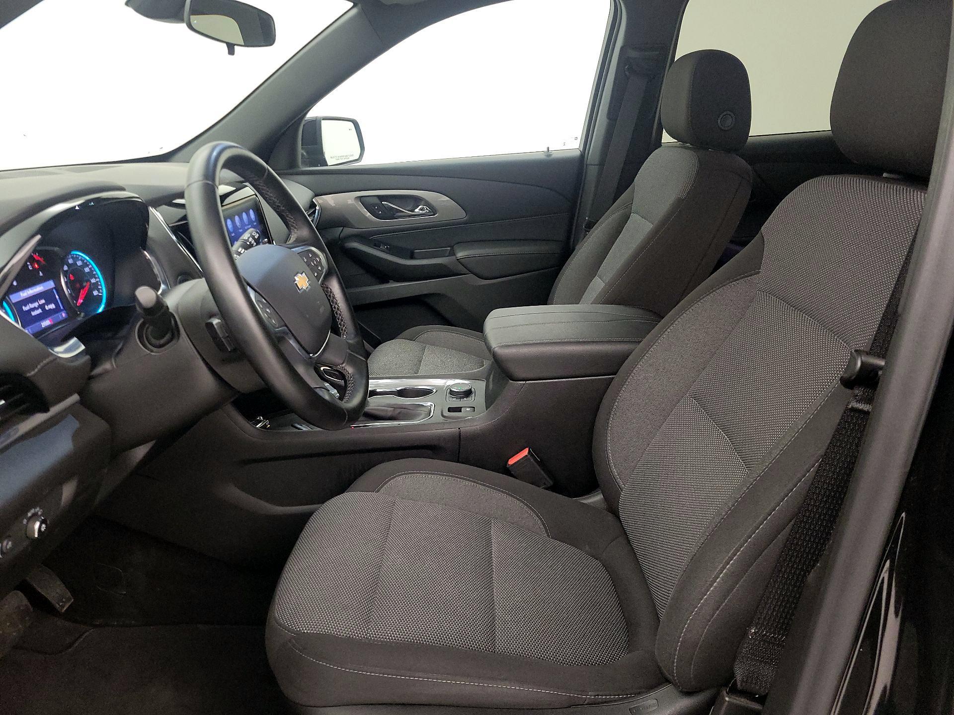 Thumbnail: 2023 Chevrolet Traverse - 11