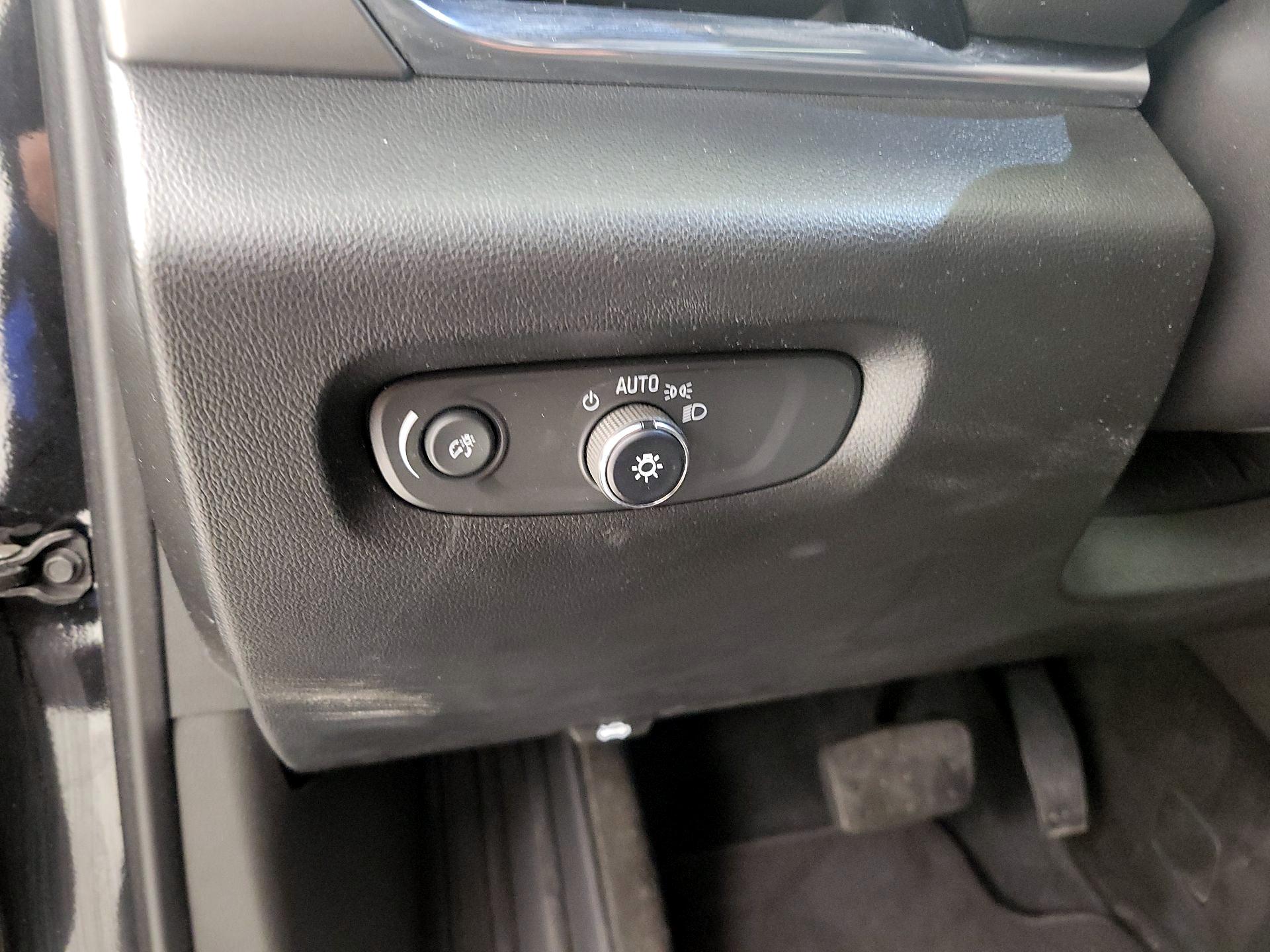 Thumbnail: 2023 Chevrolet Traverse - 13