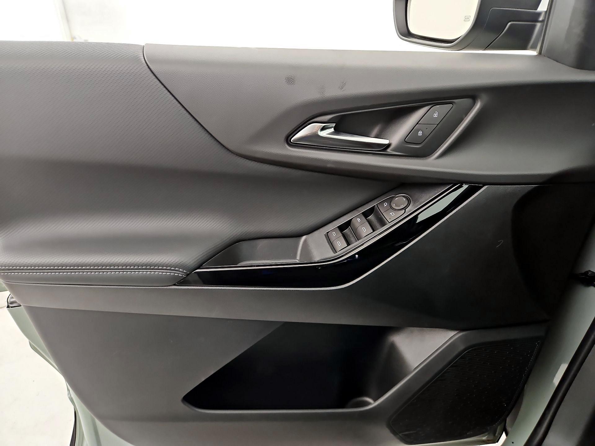 Thumbnail: 2025 Chevrolet Equinox - 12