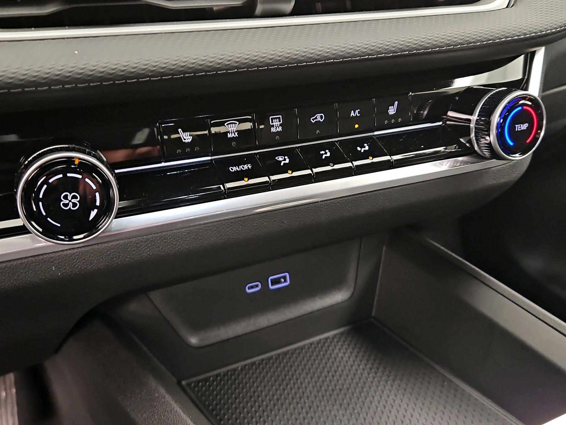 Thumbnail: 2025 Chevrolet Equinox - 16