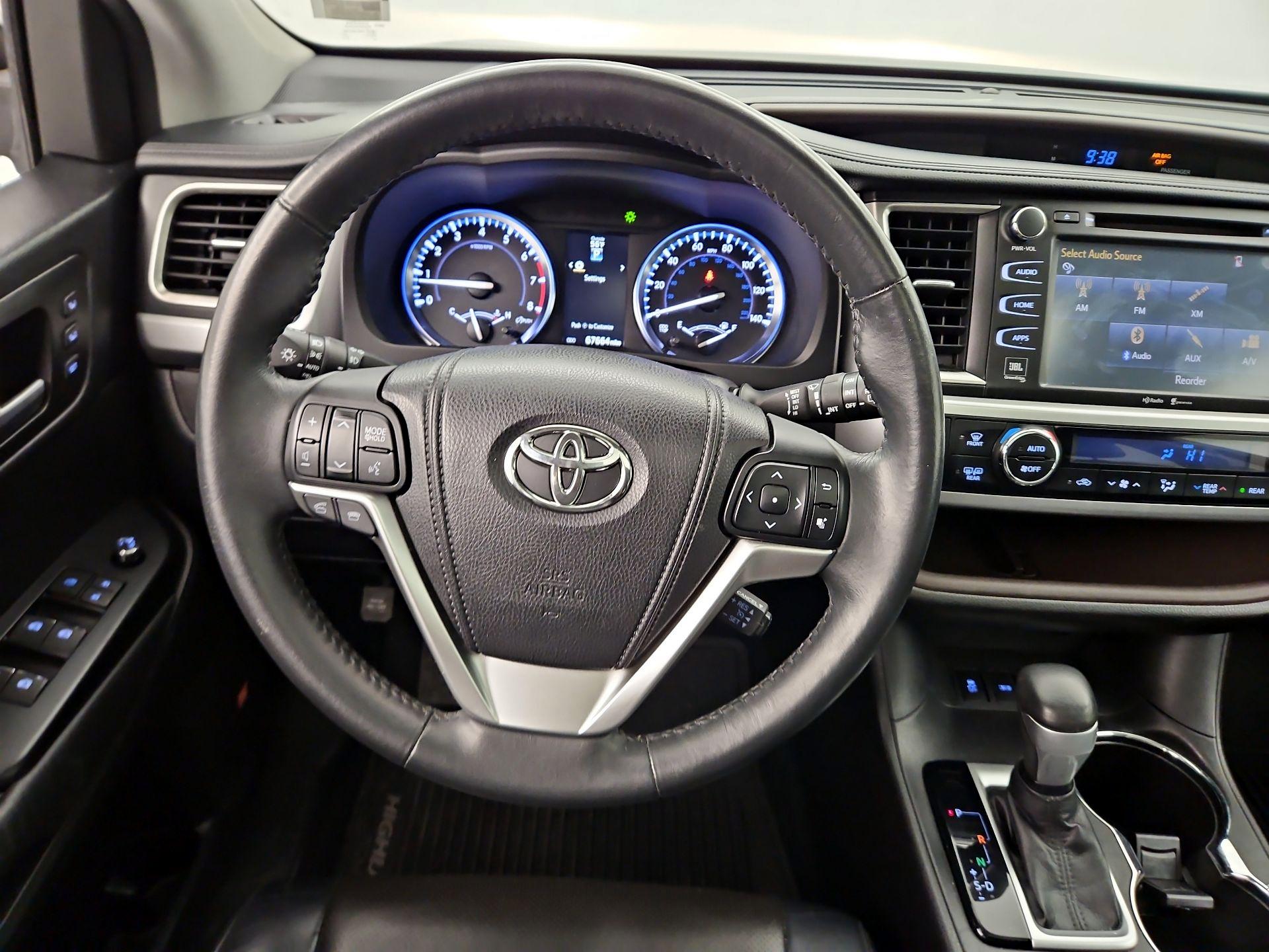 Thumbnail: 2014 Toyota Highlander - 10
