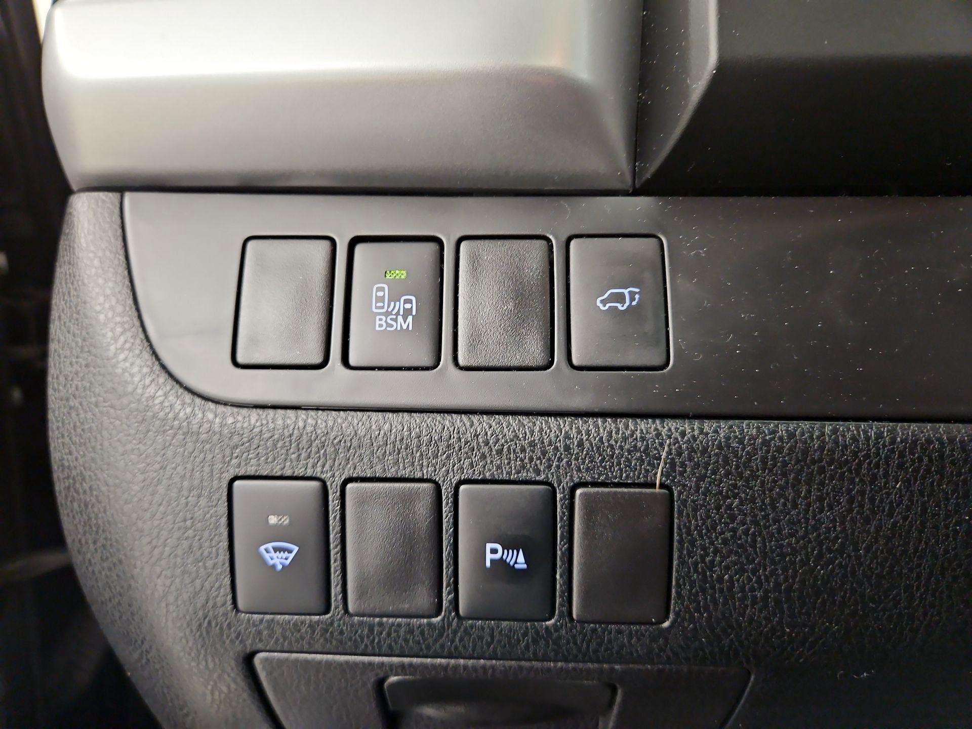 Thumbnail: 2014 Toyota Highlander - 13