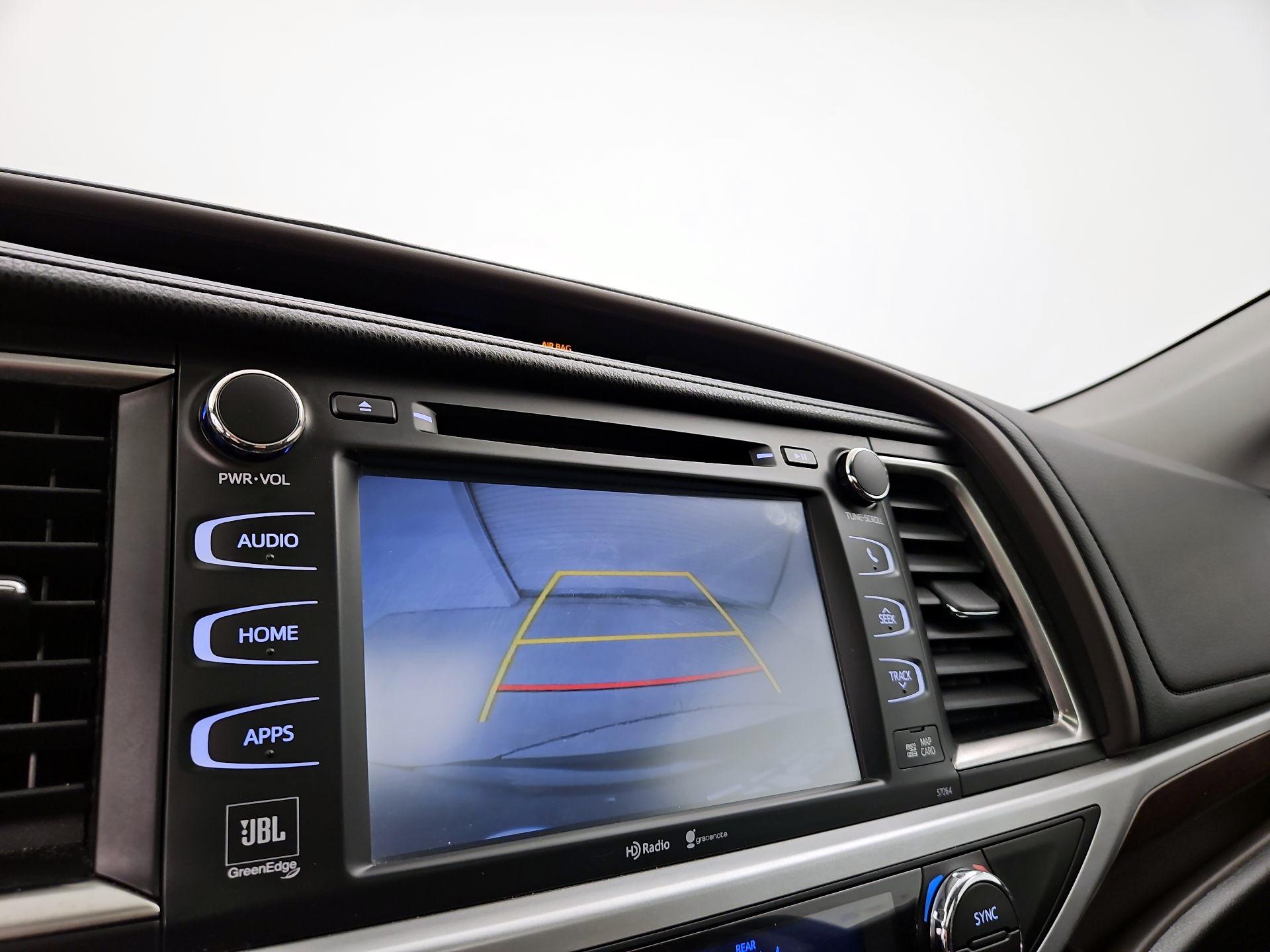 Thumbnail: 2014 Toyota Highlander - 14