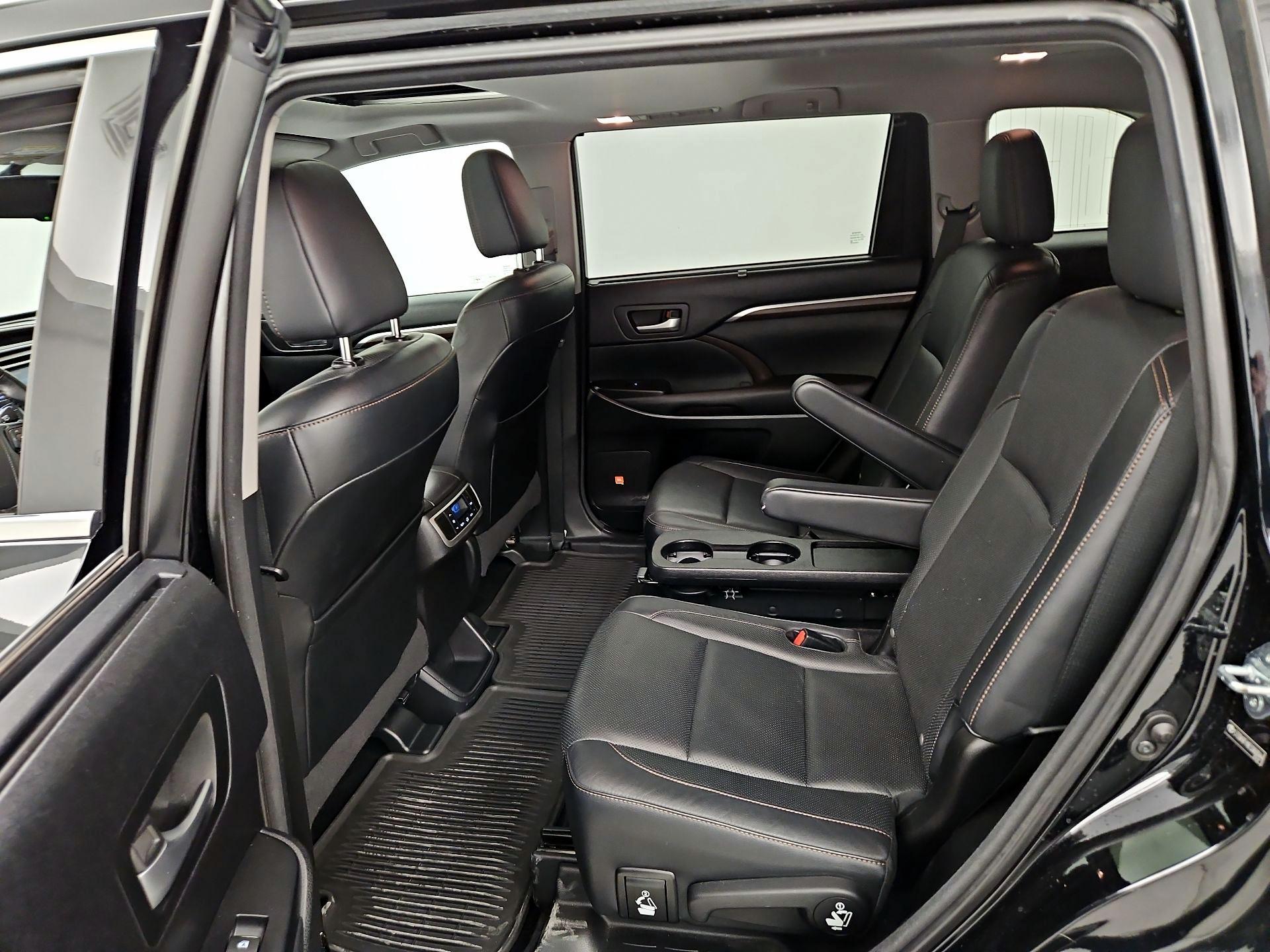 Thumbnail: 2014 Toyota Highlander - 20