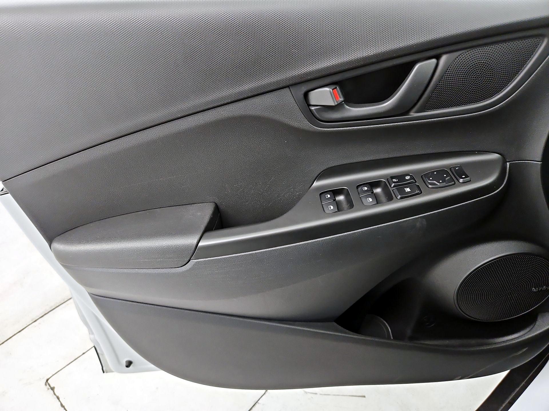 Thumbnail: 2020 Hyundai Kona - 12