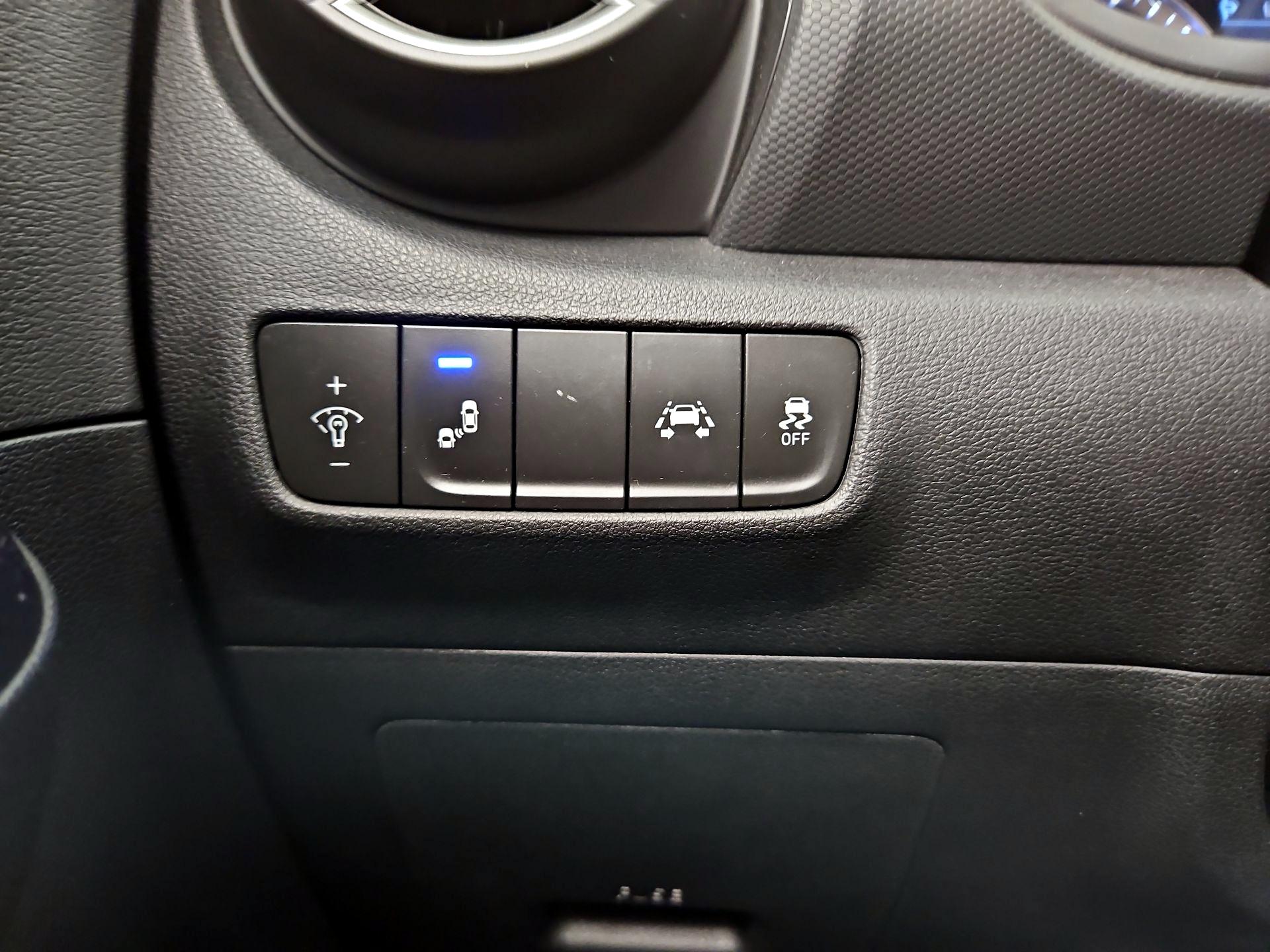 Thumbnail: 2020 Hyundai Kona - 13