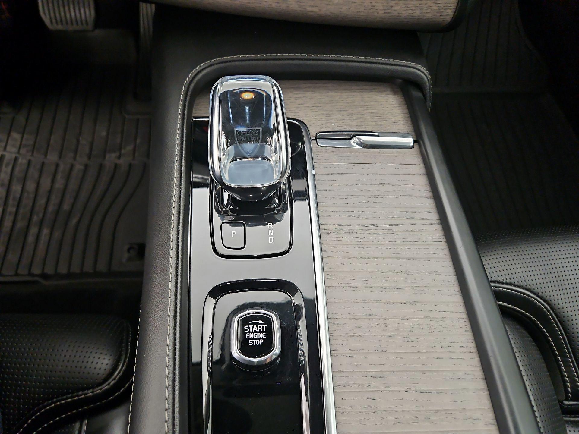 Thumbnail: 2022 Volvo XC90 - 17