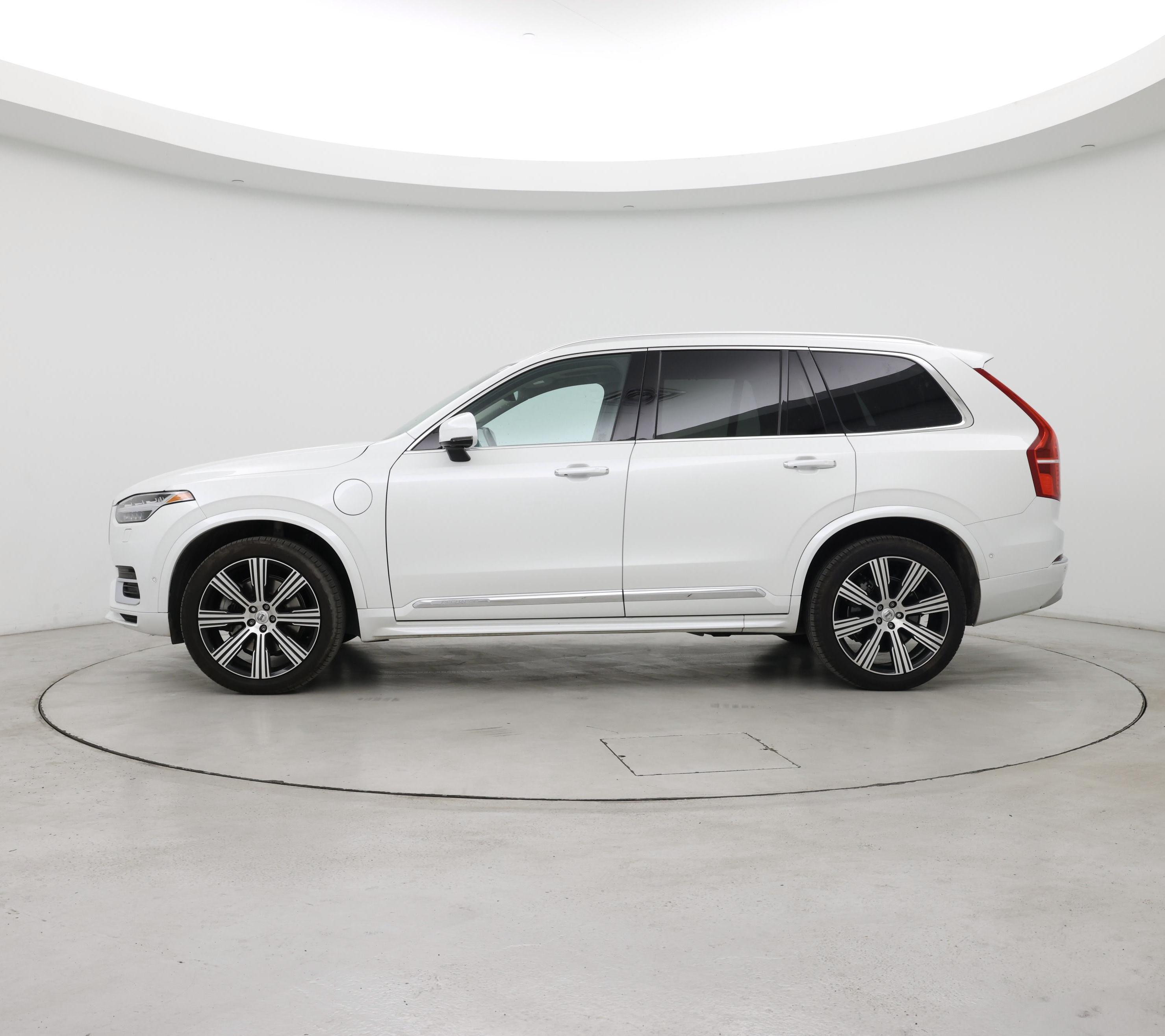 Thumbnail: 2022 Volvo XC90 - 3