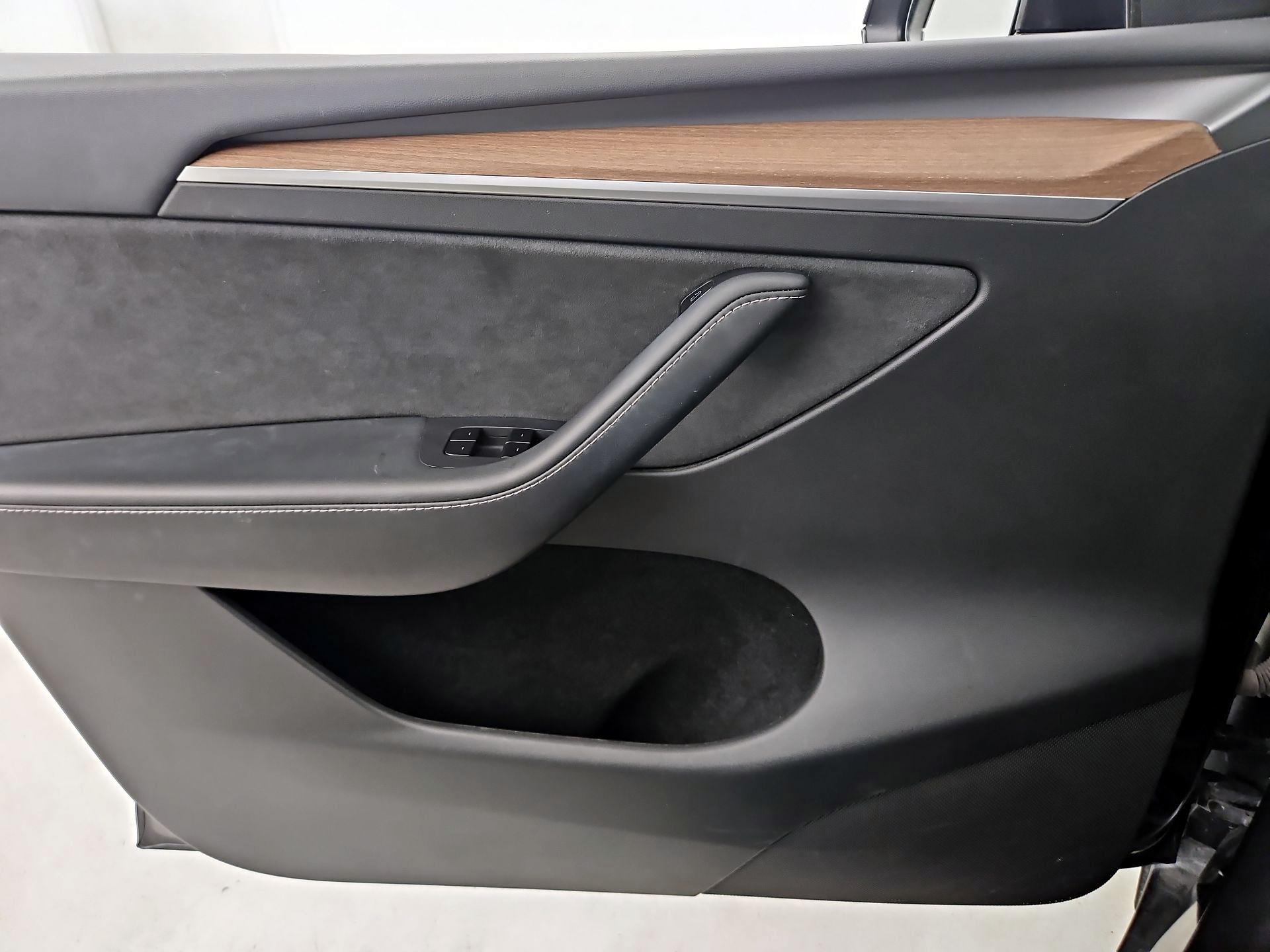 Thumbnail: 2025 Tesla Model Y - 12