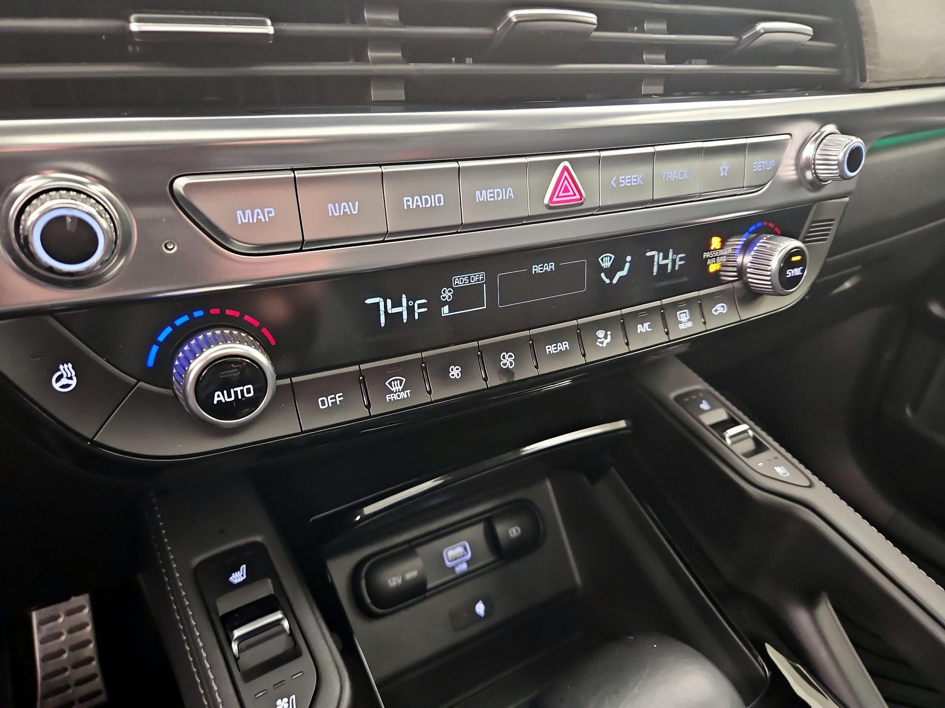 Thumbnail: 2021 Kia Telluride - 17