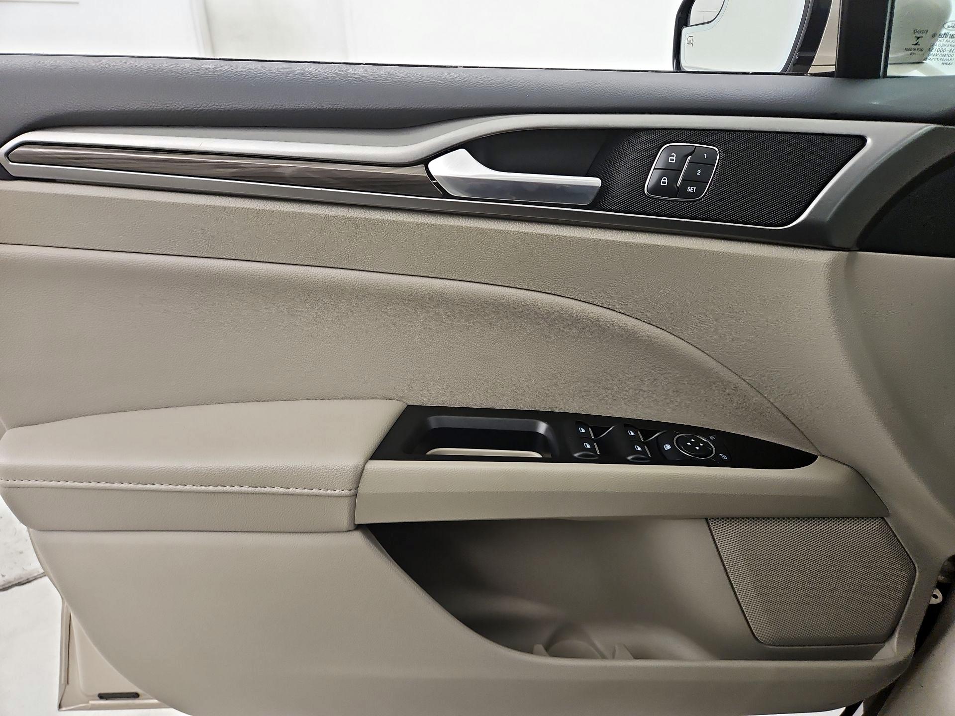 Thumbnail: 2017 Ford Fusion - 12