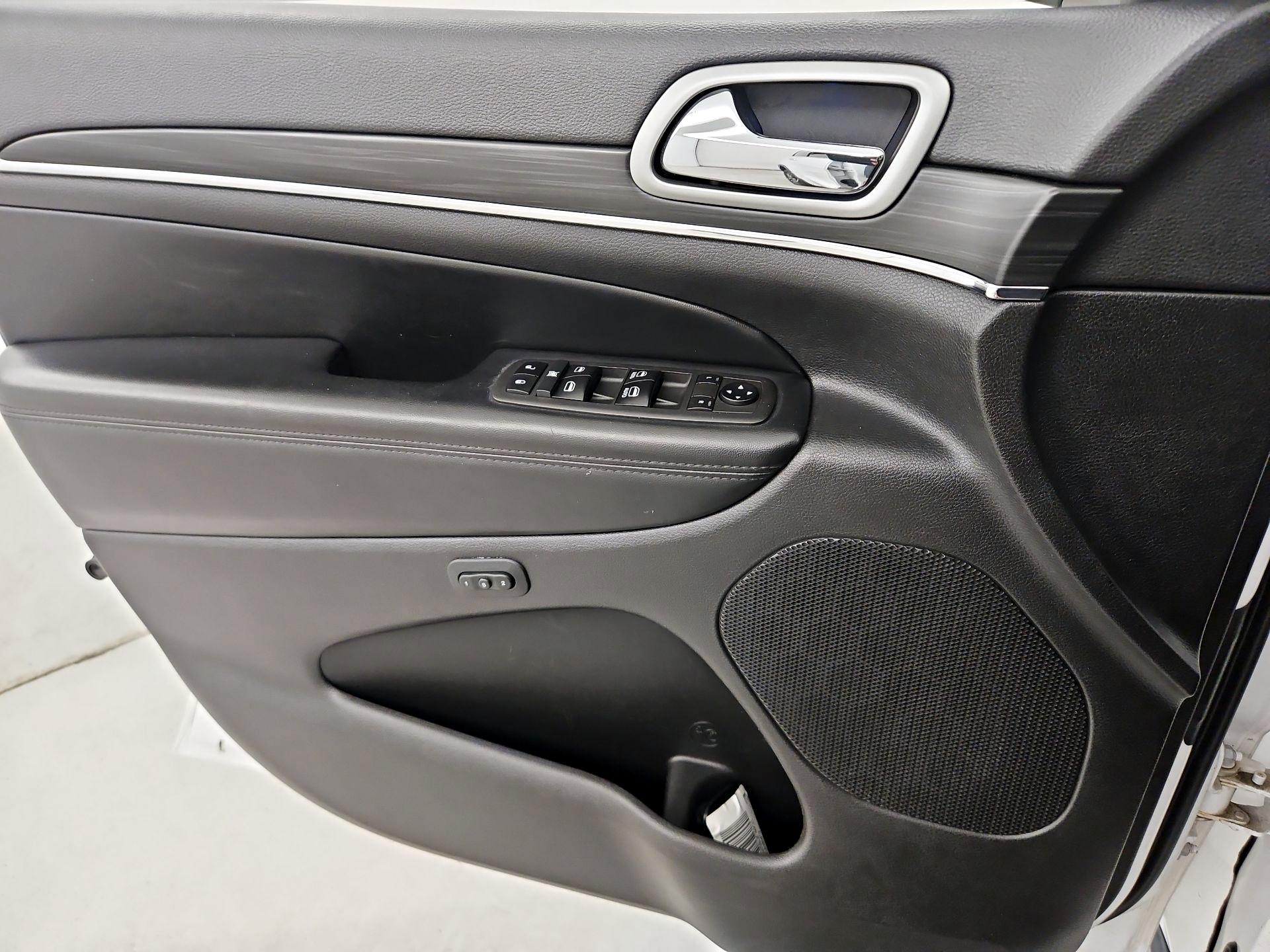 Thumbnail: 2021 Jeep Grand Cherokee - 12