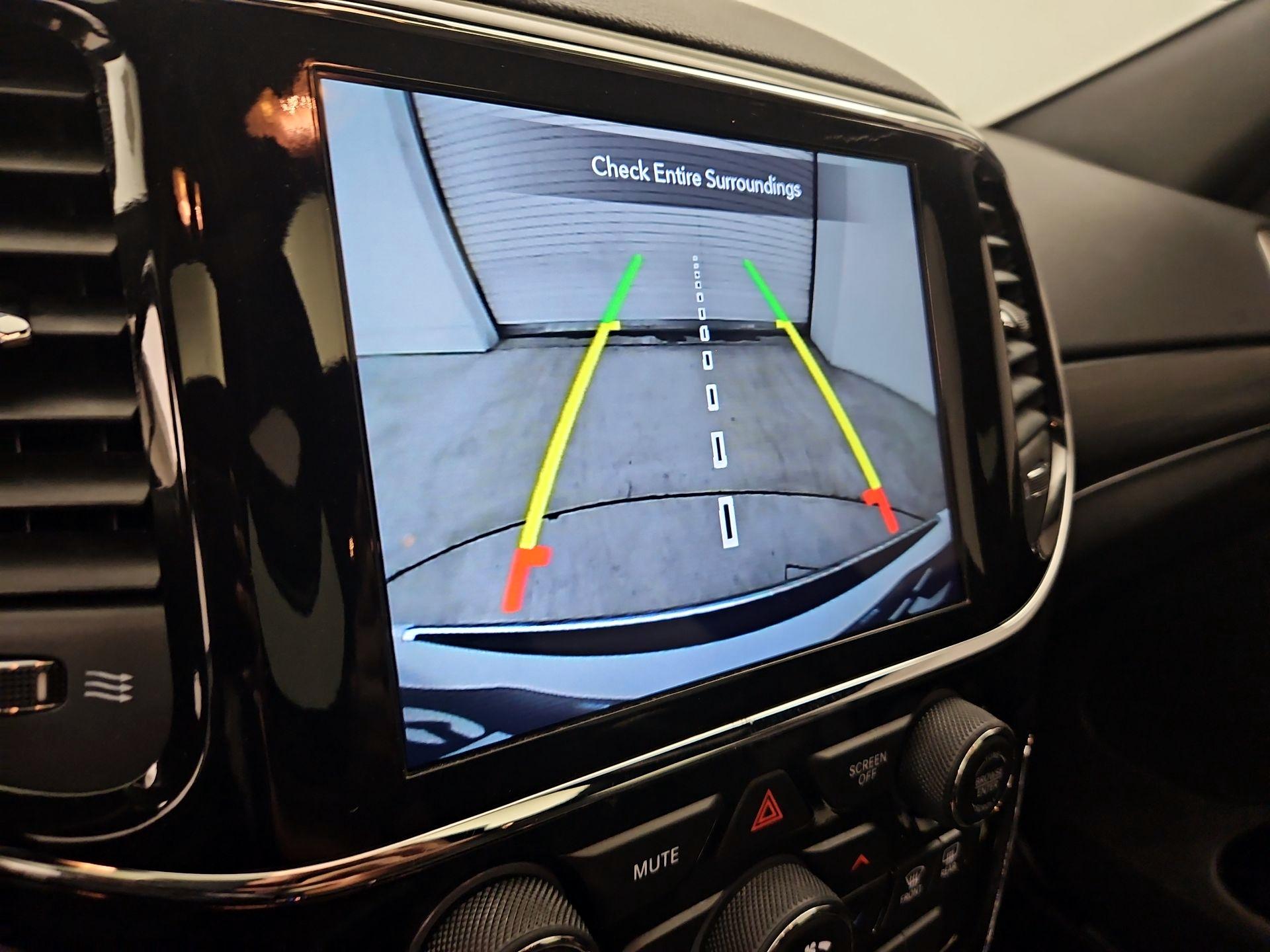 Thumbnail: 2021 Jeep Grand Cherokee - 14