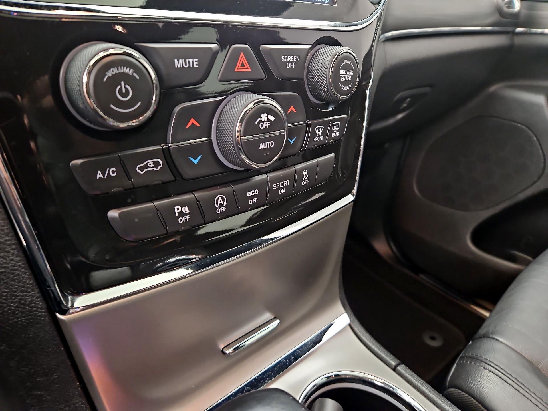 Thumbnail: 2021 Jeep Grand Cherokee - 16